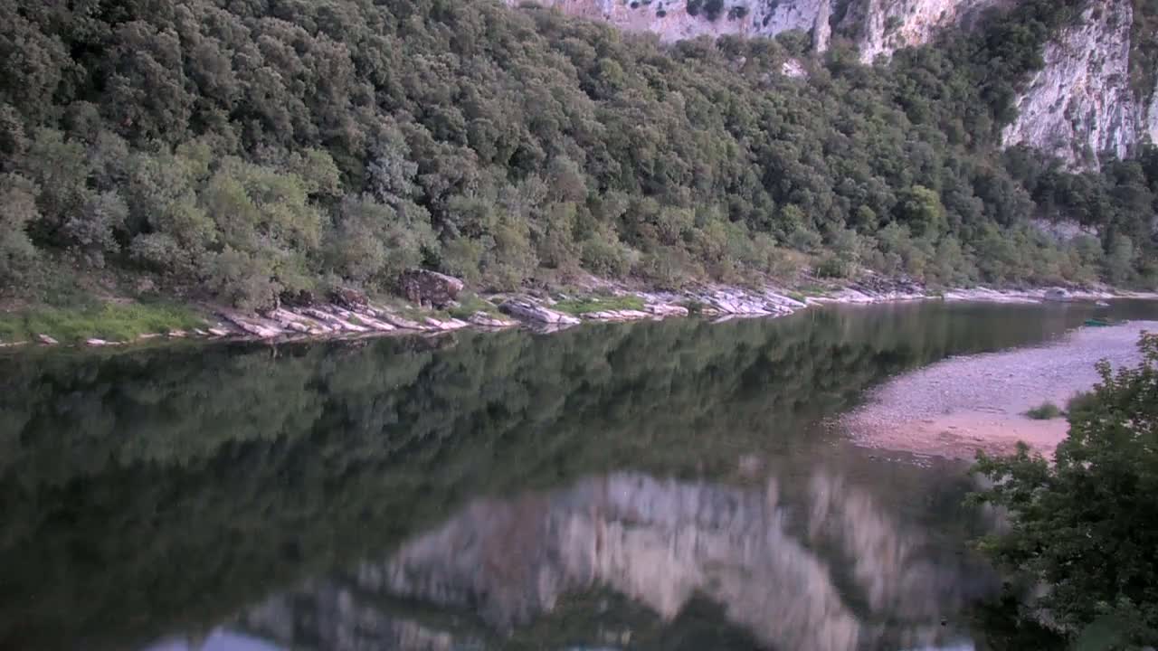 Vallon Pont d'Arc, Gorges de l'Ardèche (Ardeche River & Rafting) Live Cam - Largentière, Ardeche, Auvergne-Rhône-Alpes, France