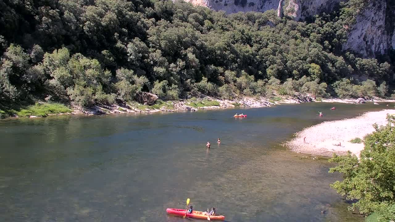 Vallon Pont d'Arc, Gorges de l'Ardèche (Ardeche River & Rafting) Live Cam - Largentière, Ardeche, Auvergne-Rhône-Alpes, France