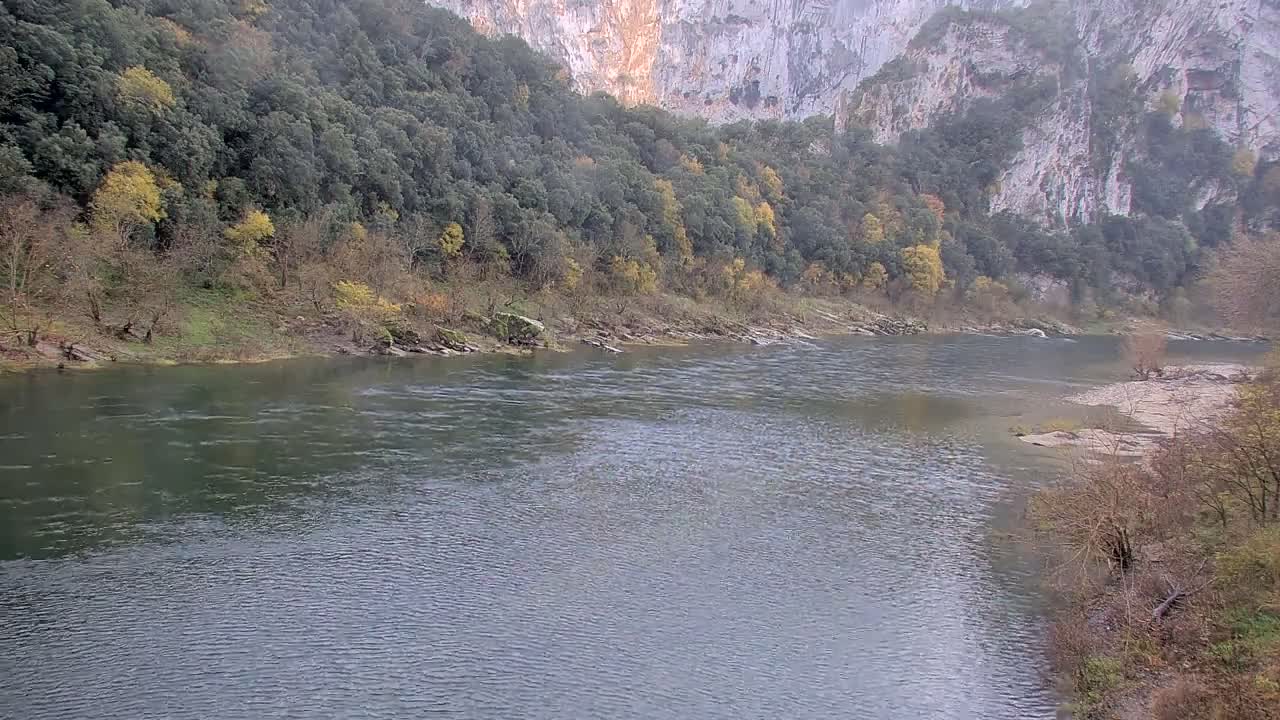 Vallon Pont d'Arc, Gorges de l'Ardèche (Ardeche River & Rafting) Live Cam - Largentière, Ardeche, Auvergne-Rhône-Alpes, France