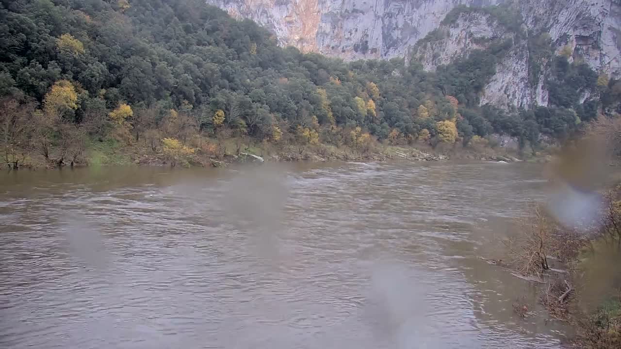 Vallon Pont d'Arc, Gorges de l'Ardèche (Ardeche River & Rafting) Live Cam - Largentière, Ardeche, Auvergne-Rhône-Alpes, France