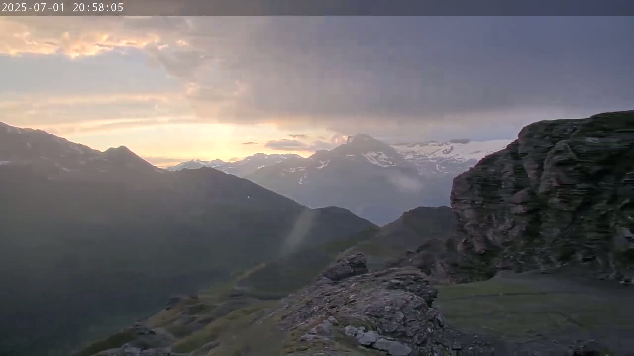 Val Cenis Village, Col de la Met Summit Pass & Lac du Mont-Cenis Lake Live Cam - Saint-Jean-de-Maurienne, Savoie, Auvergne-Rhône-Alpes, France