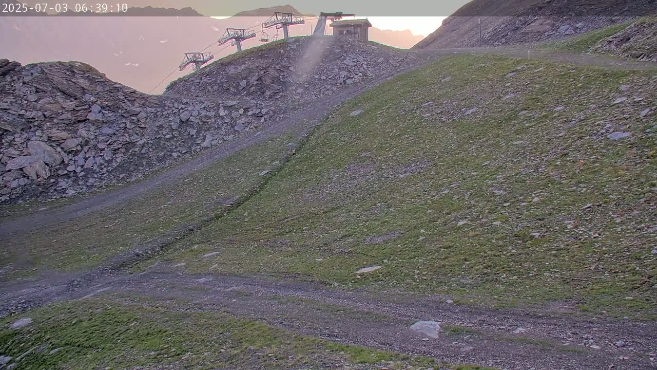 Val Cenis Village, Col de la Met Summit Pass & Lac du Mont-Cenis Lake Live Cam - Saint-Jean-de-Maurienne, Savoie, Auvergne-Rhône-Alpes, France