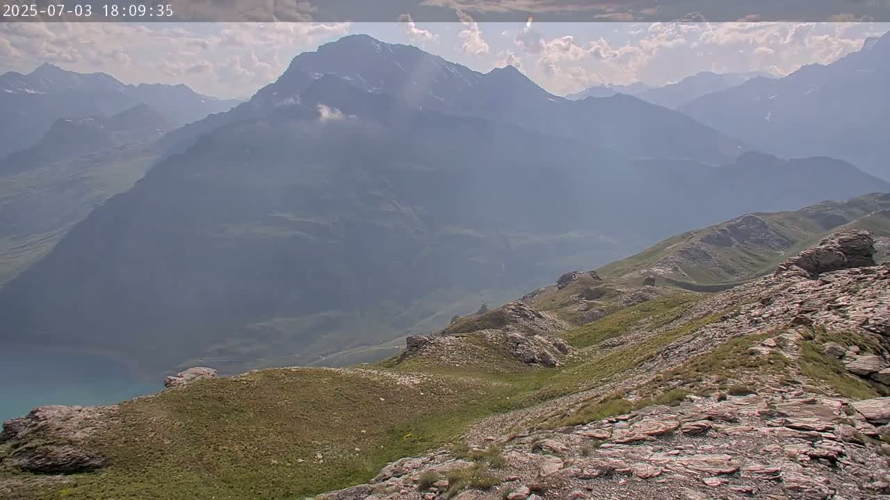 Val Cenis Village, Col de la Met Summit Pass & Lac du Mont-Cenis Lake Live Cam - Saint-Jean-de-Maurienne, Savoie, Auvergne-Rhône-Alpes, France