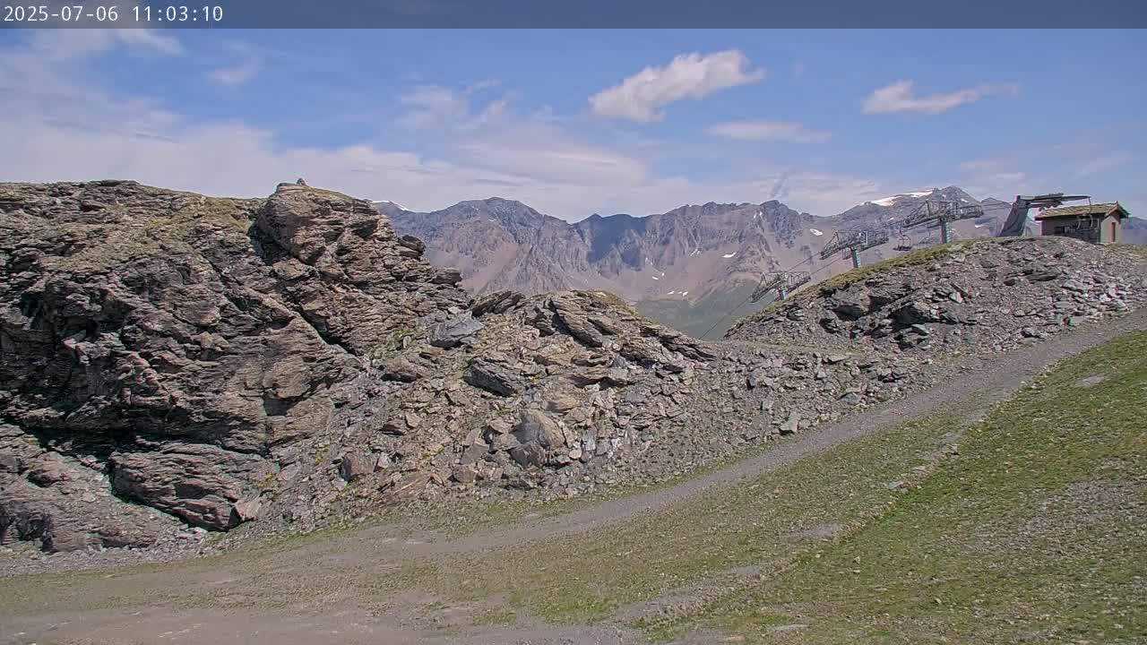 Val Cenis Village, Col de la Met Summit Pass & Lac du Mont-Cenis Lake Live Cam - Saint-Jean-de-Maurienne, Savoie, Auvergne-Rhône-Alpes, France