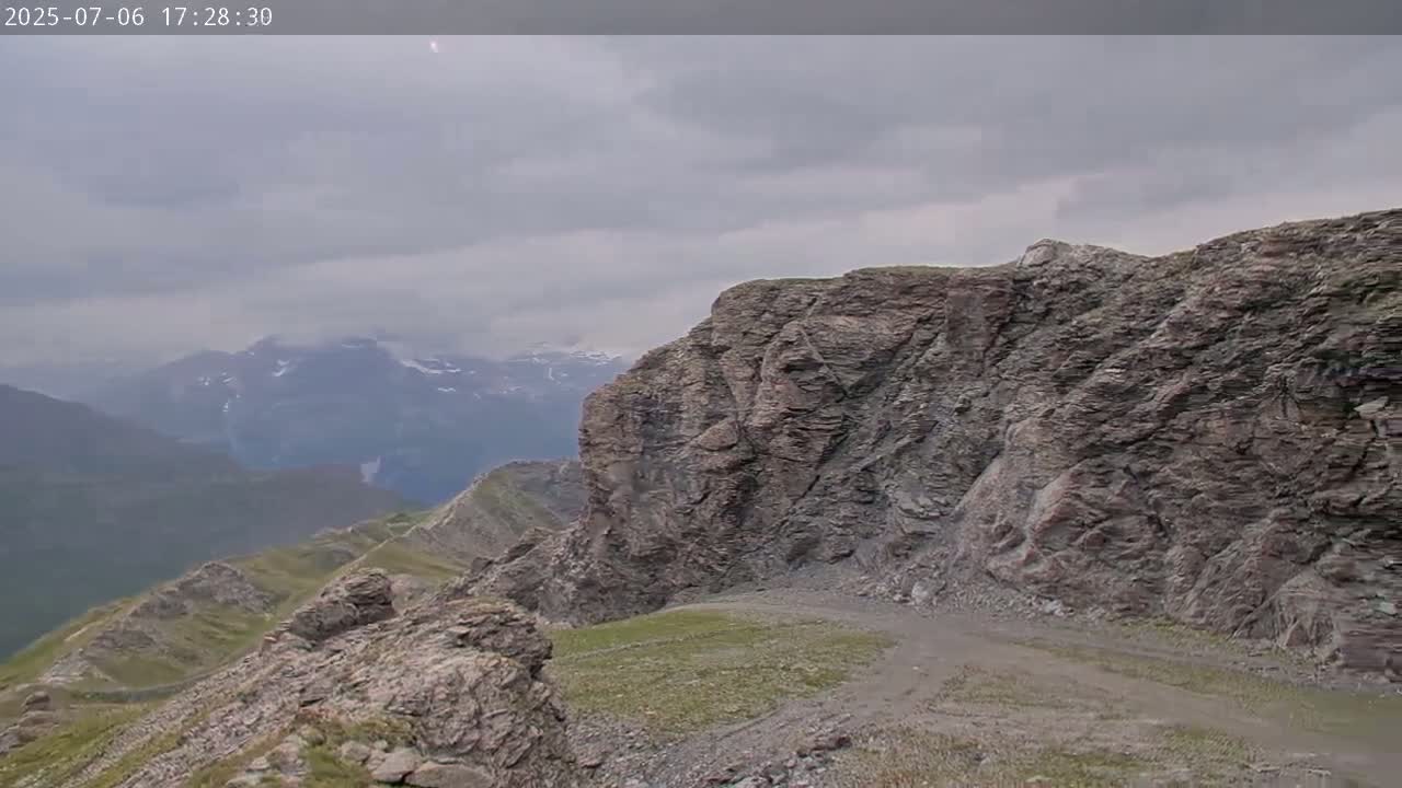 Val Cenis Village, Col de la Met Summit Pass & Lac du Mont-Cenis Lake Live Cam - Saint-Jean-de-Maurienne, Savoie, Auvergne-Rhône-Alpes, France