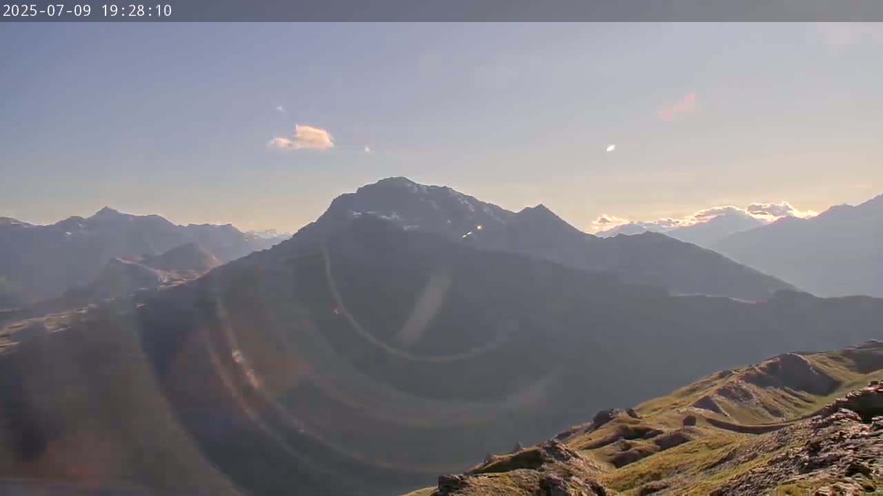 Val Cenis Village, Col de la Met Summit Pass & Lac du Mont-Cenis Lake Live Cam - Saint-Jean-de-Maurienne, Savoie, Auvergne-Rhône-Alpes, France