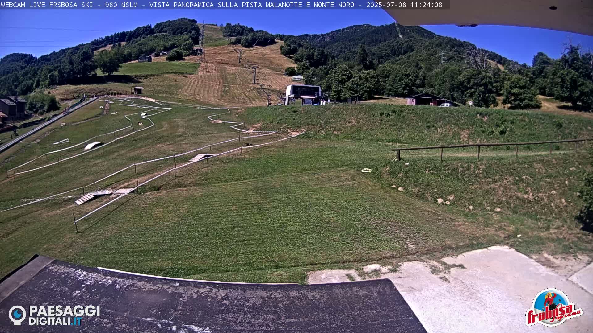 Frabosa , Prato Nevoso Village & Ski Slopes Live Cam - Cuneo, Piedmont, Italy
