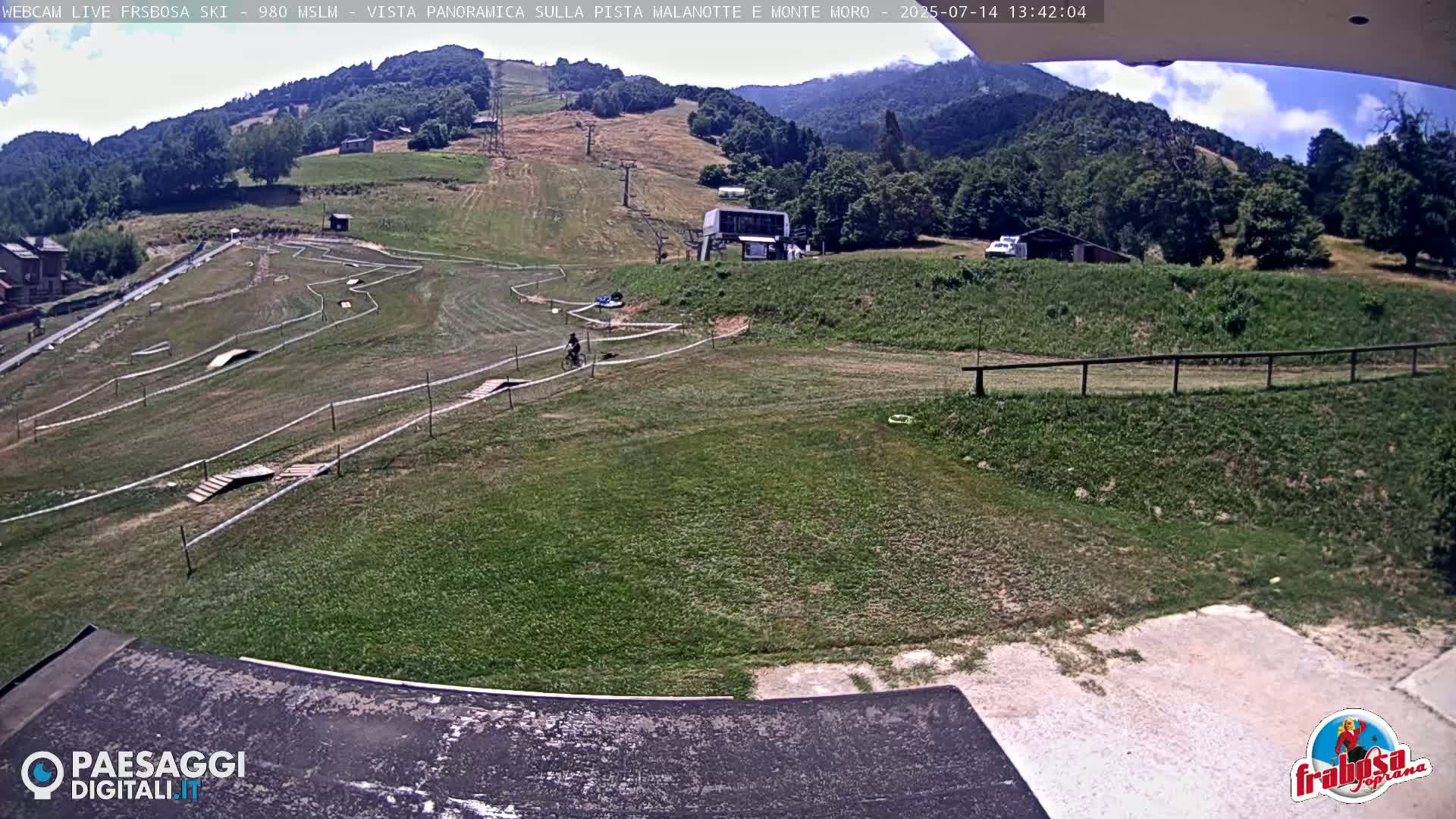 Frabosa , Prato Nevoso Village & Ski Slopes Live Cam - Cuneo, Piedmont, Italy