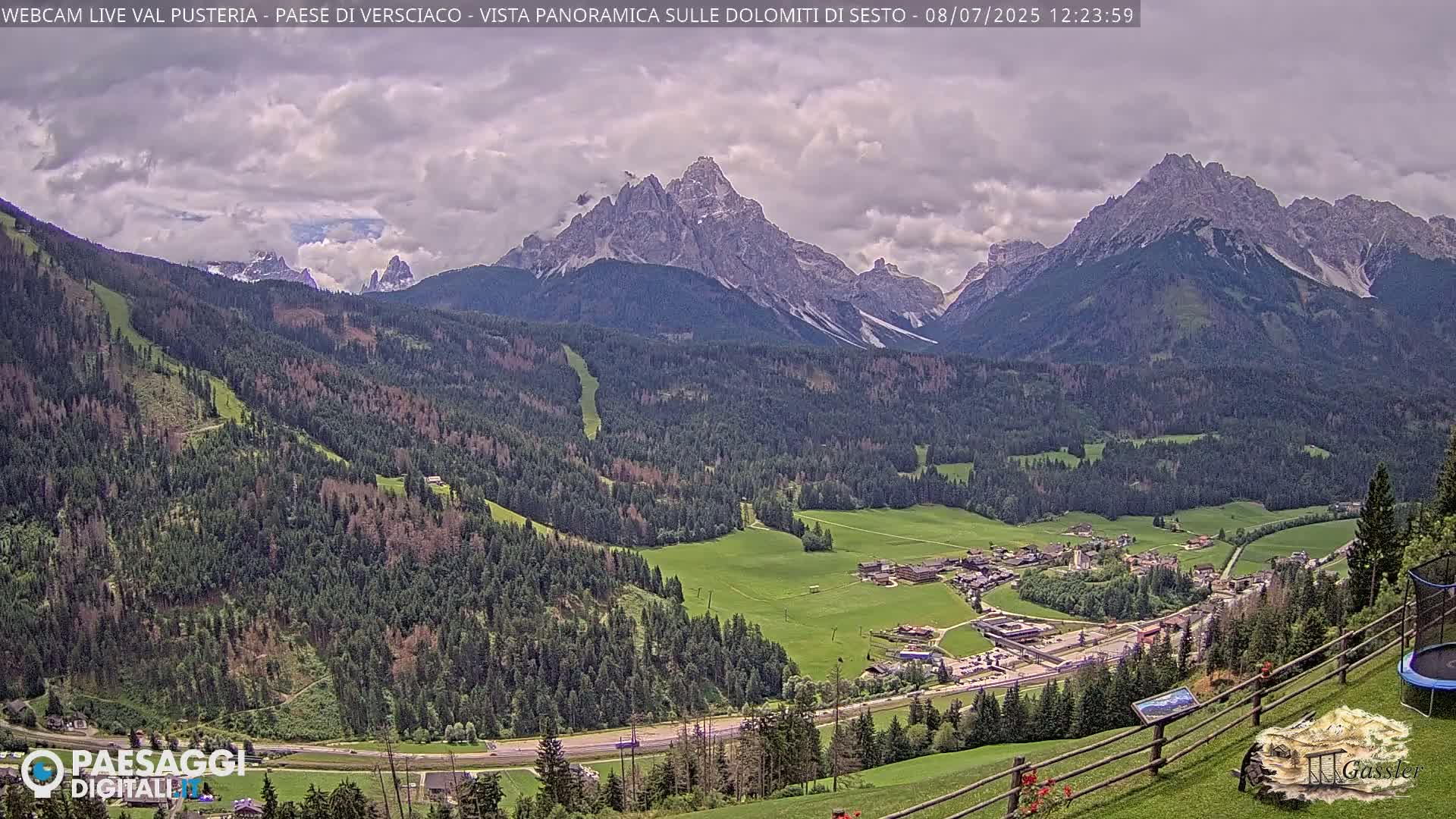 Val Pusteria (Puster Valley), Versciaco Vierschach Village & 3 Zinnen Dolomites Mountain View Live Cam - South Tyrol (Bolzano) , Trentino-South Tyrol (Trentino-Alto Adige/Südtirol), Italy