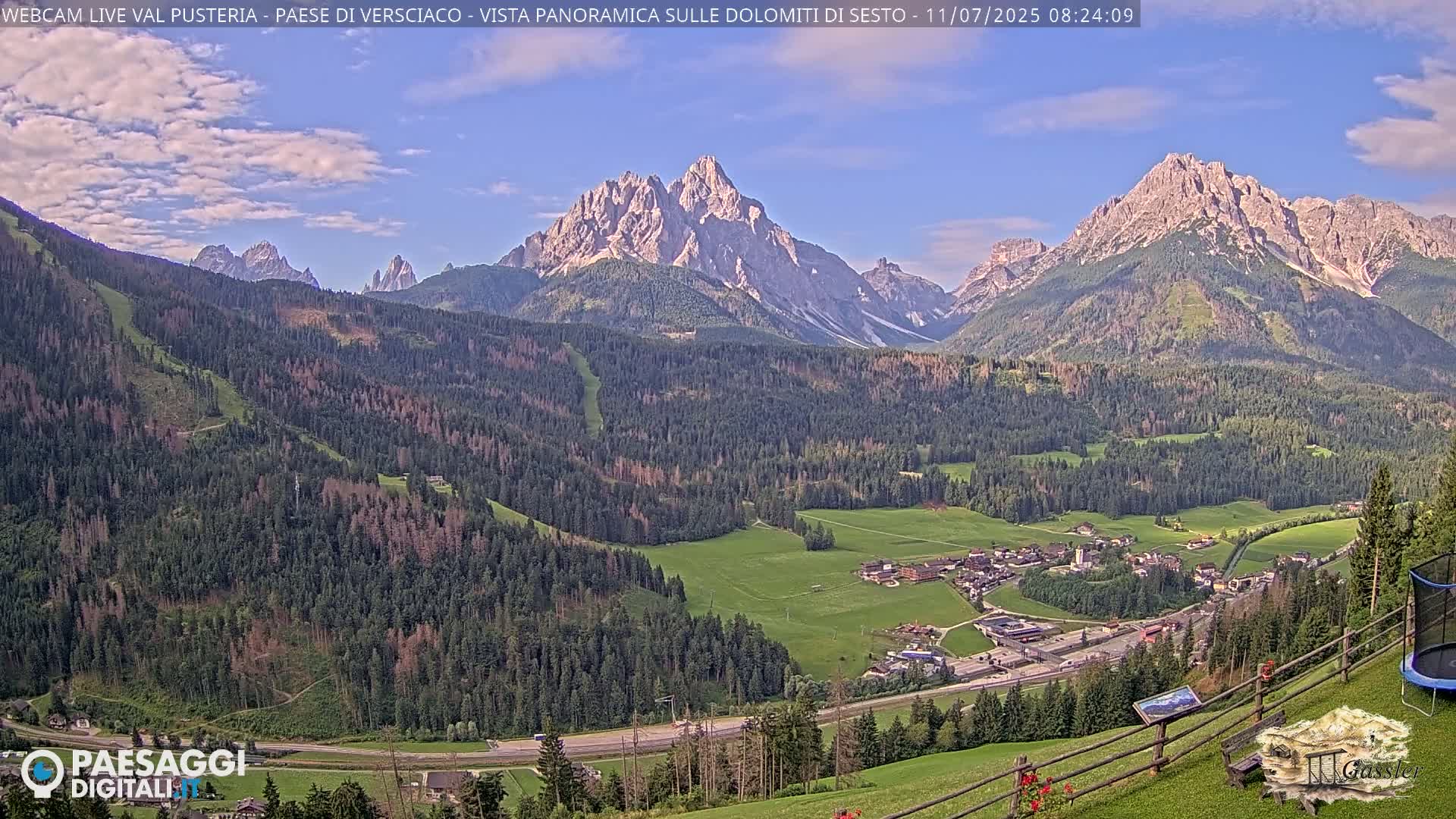 Val Pusteria (Puster Valley), Versciaco Vierschach Village & 3 Zinnen Dolomites Mountain View Live Cam - South Tyrol (Bolzano) , Trentino-South Tyrol (Trentino-Alto Adige/Südtirol), Italy