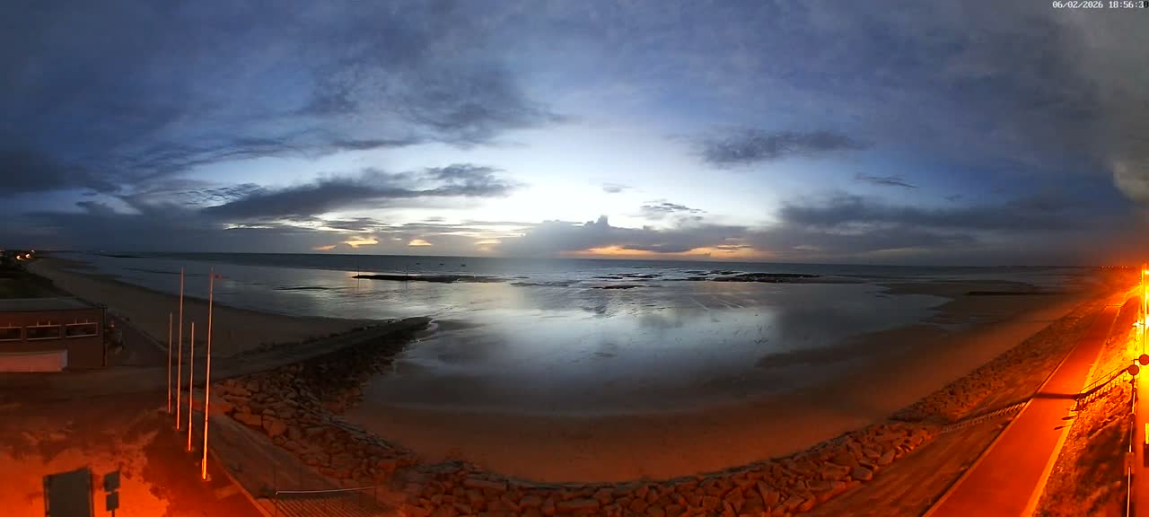 Pirou Plage Static Live Cam - Coutances, Manche, Normandie, France