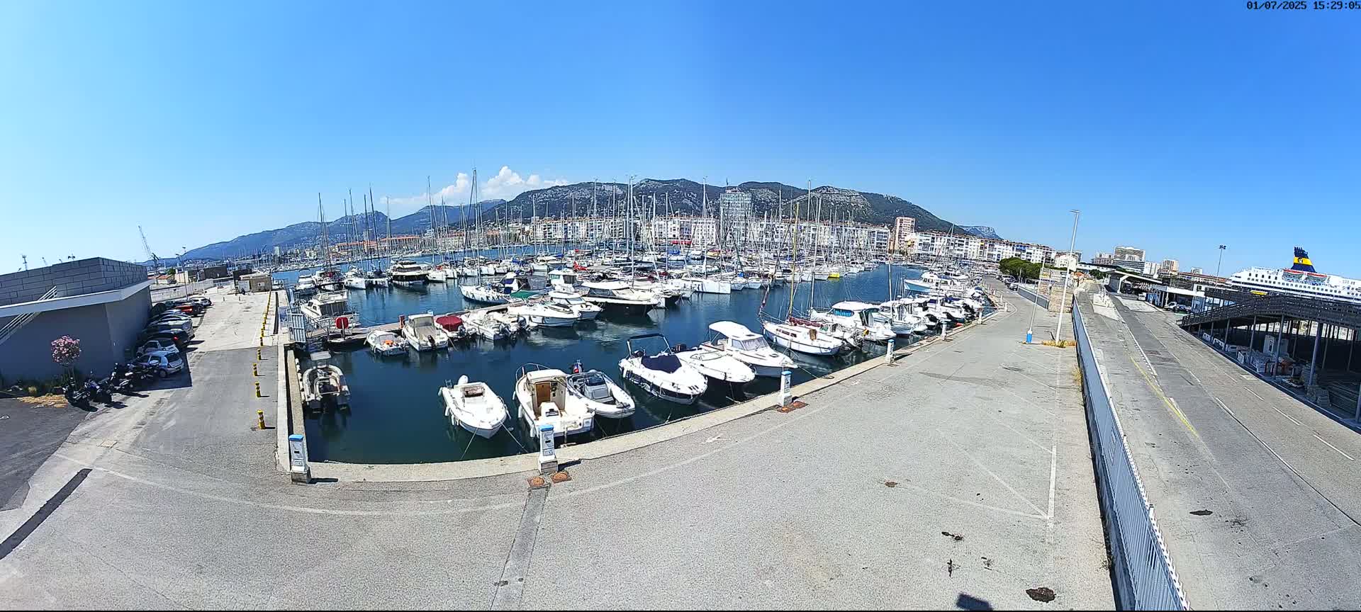 Toulon City & Port Vieille Darse Live Cam - Toulon, Var, Provence-Alpes-Côte d’Azur, France