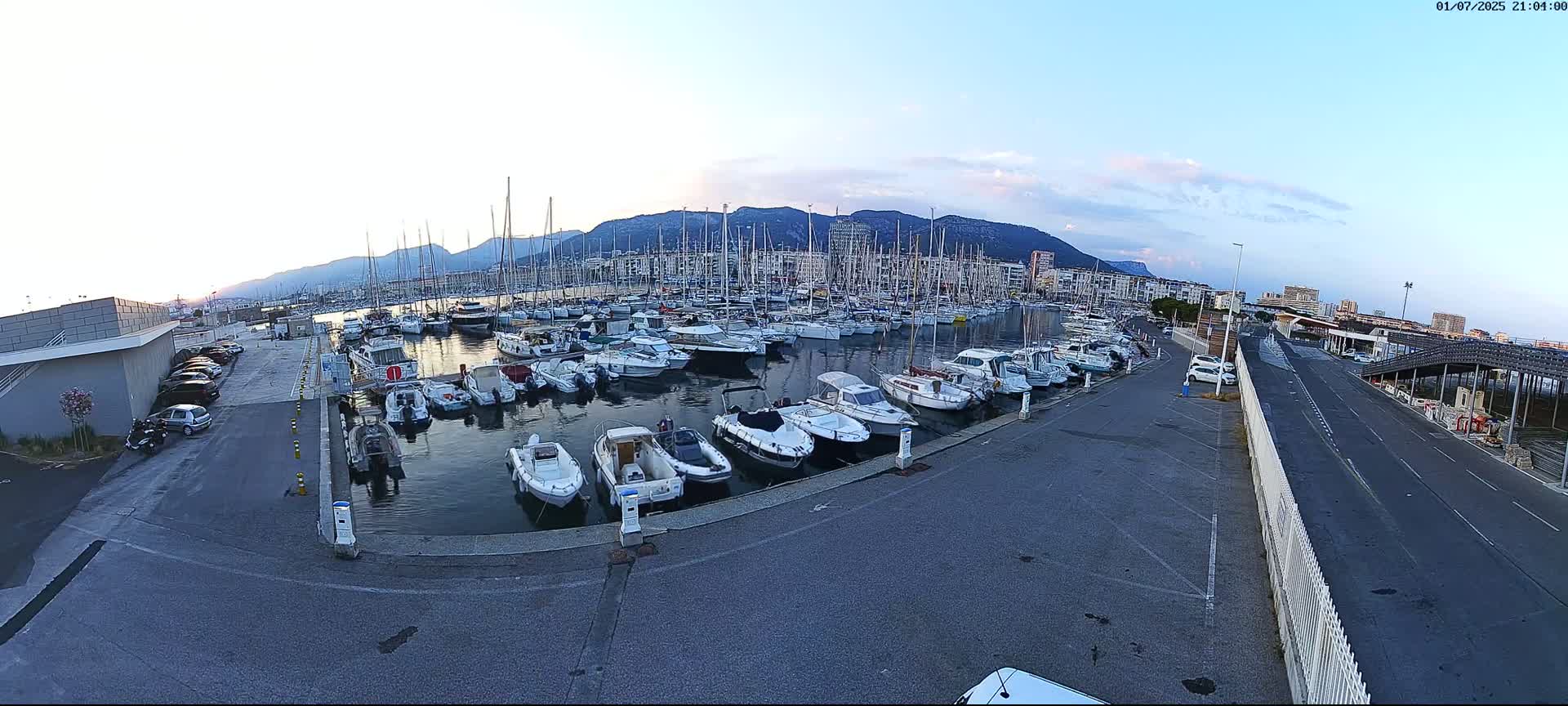 Toulon City & Port Vieille Darse Live Cam - Toulon, Var, Provence-Alpes-Côte d’Azur, France
