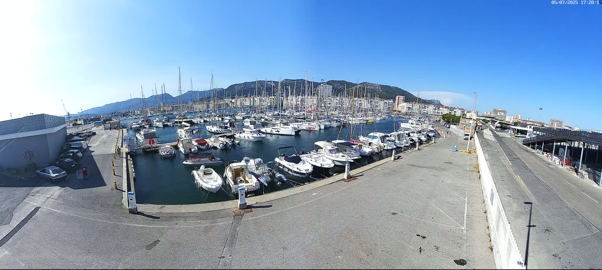 Toulon City & Port Vieille Darse Live Cam - Toulon, Var, Provence-Alpes-Côte d’Azur, France