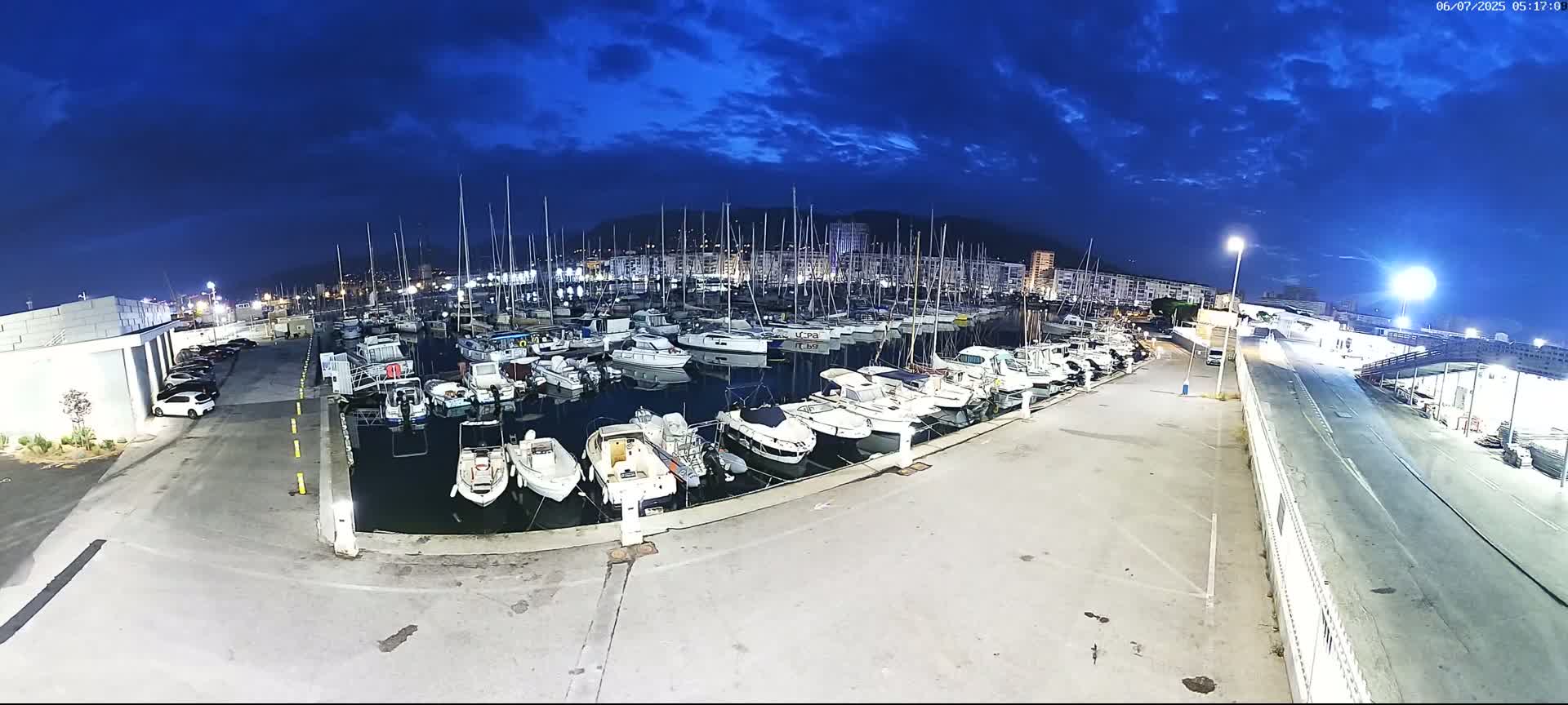 Toulon City & Port Vieille Darse Live Cam - Toulon, Var, Provence-Alpes-Côte d’Azur, France