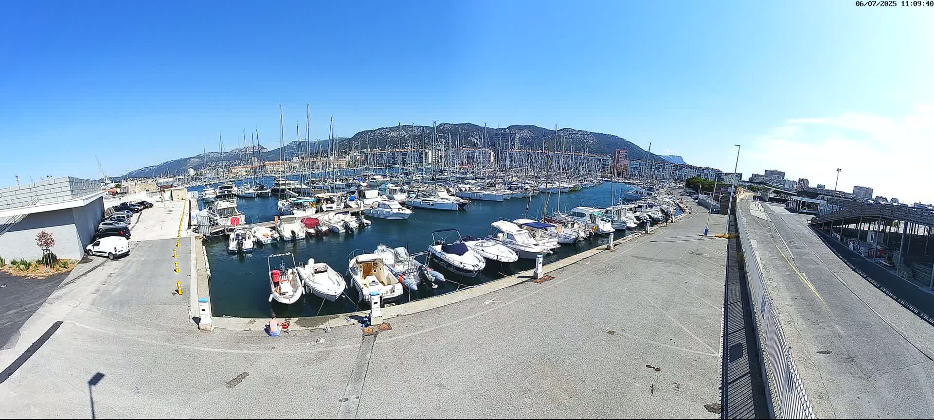 Toulon City & Port Vieille Darse Live Cam - Toulon, Var, Provence-Alpes-Côte d’Azur, France