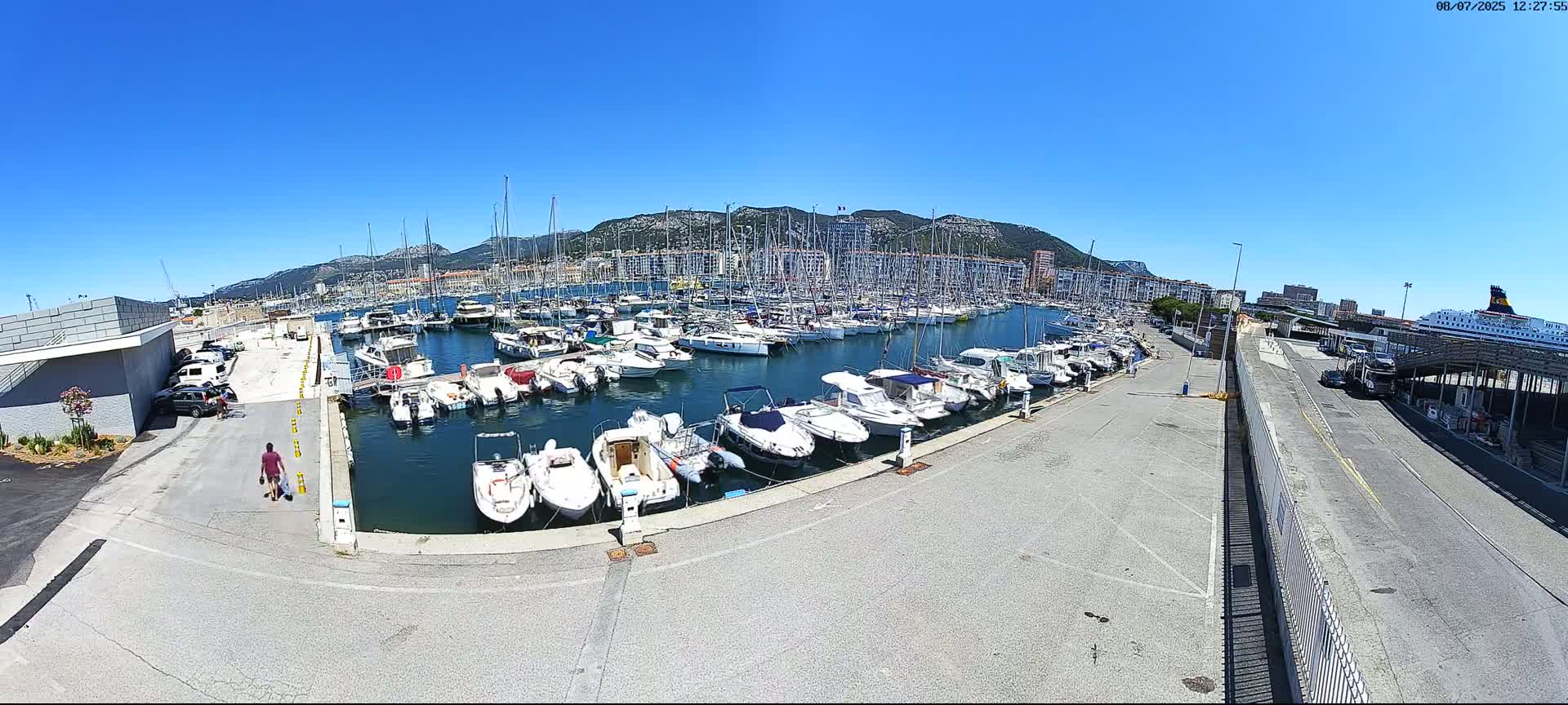 Toulon City & Port Vieille Darse Live Cam - Toulon, Var, Provence-Alpes-Côte d’Azur, France
