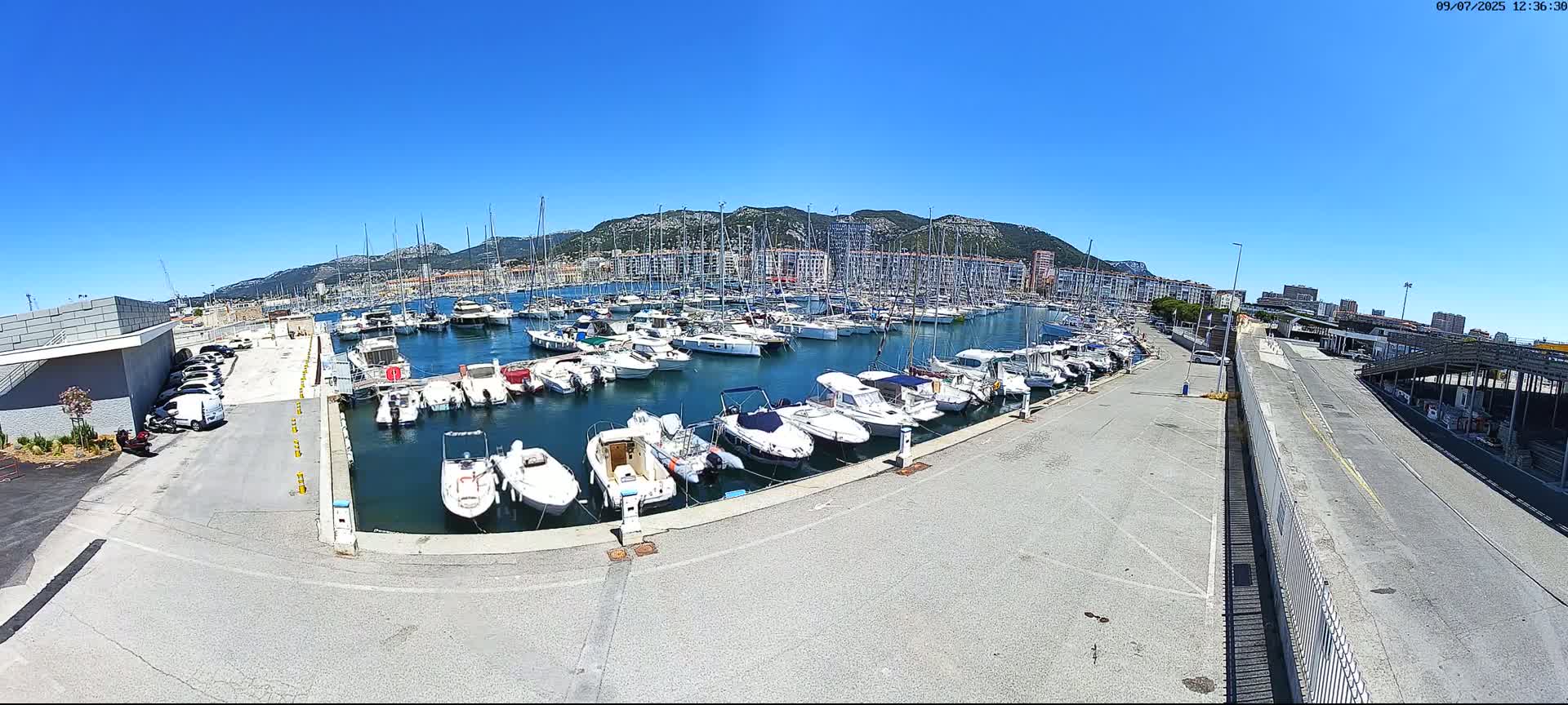 Toulon City & Port Vieille Darse Live Cam - Toulon, Var, Provence-Alpes-Côte d’Azur, France