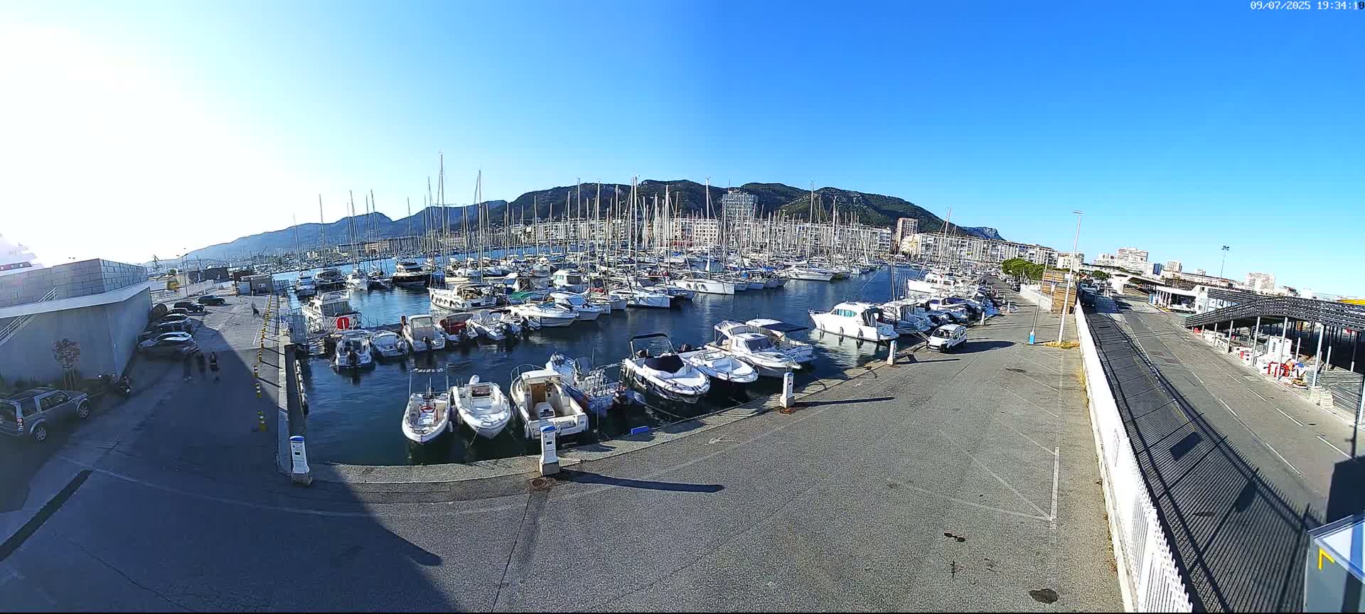 Toulon City & Port Vieille Darse Live Cam - Toulon, Var, Provence-Alpes-Côte d’Azur, France