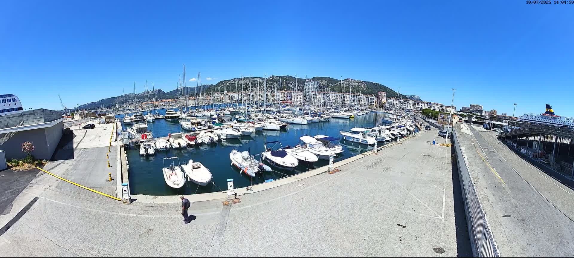 Toulon City & Port Vieille Darse Live Cam - Toulon, Var, Provence-Alpes-Côte d’Azur, France