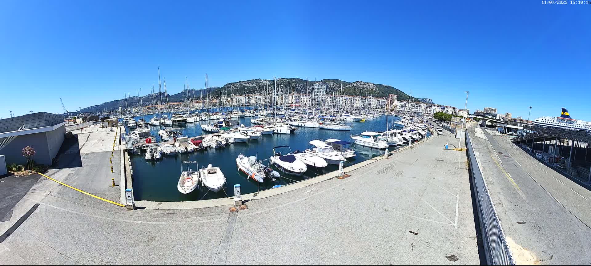 Toulon City & Port Vieille Darse Live Cam - Toulon, Var, Provence-Alpes-Côte d’Azur, France