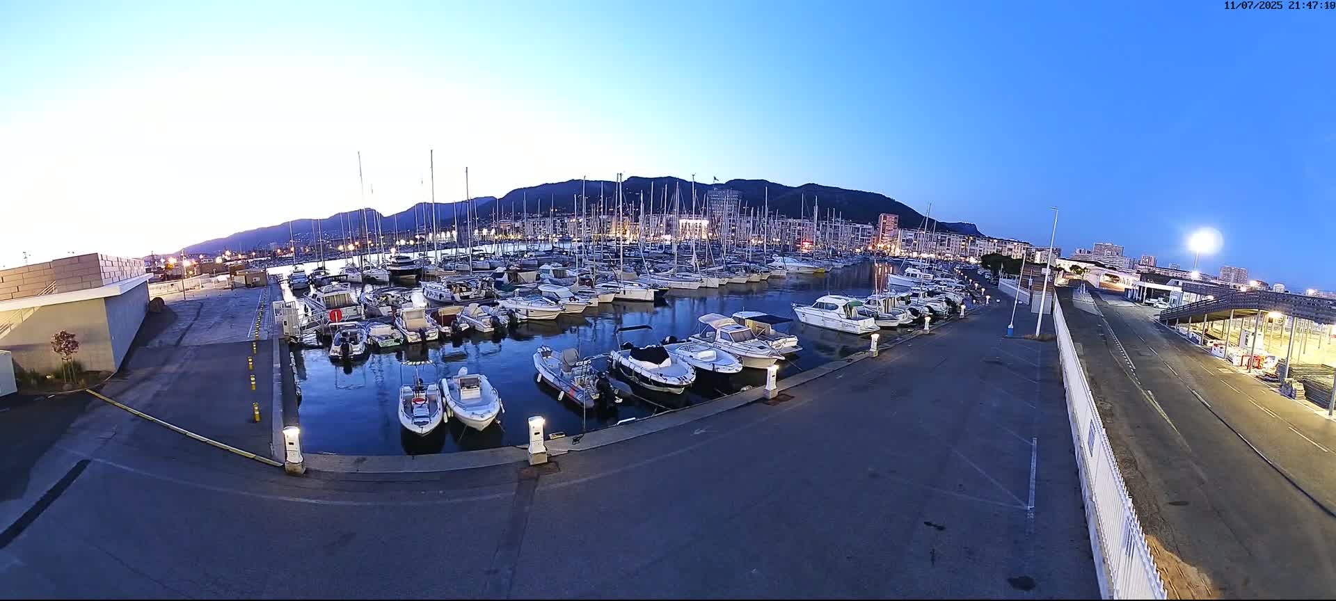 Toulon City & Port Vieille Darse Live Cam - Toulon, Var, Provence-Alpes-Côte d’Azur, France