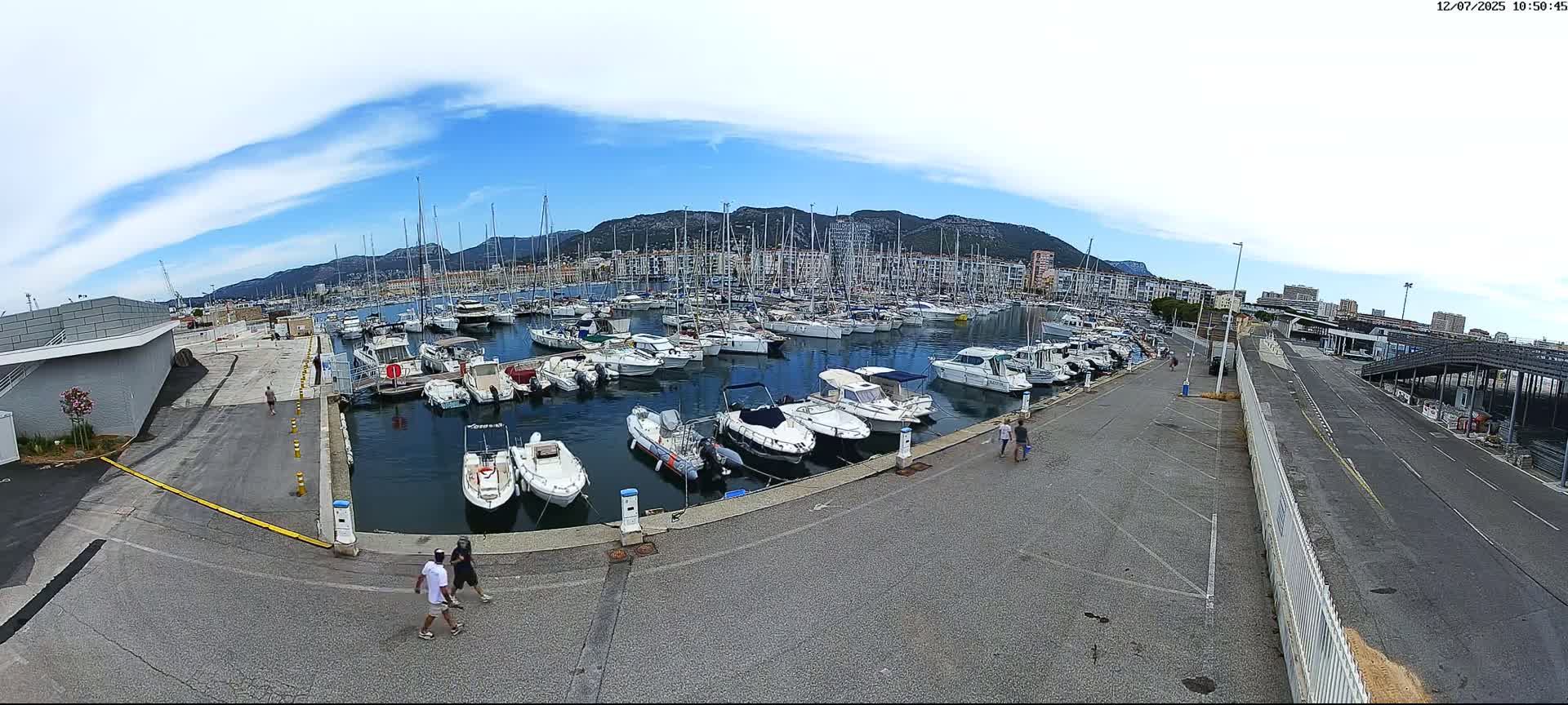 Toulon City & Port Vieille Darse Live Cam - Toulon, Var, Provence-Alpes-Côte d’Azur, France