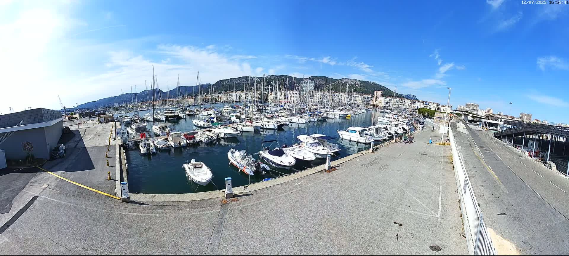 Toulon City & Port Vieille Darse Live Cam - Toulon, Var, Provence-Alpes-Côte d’Azur, France