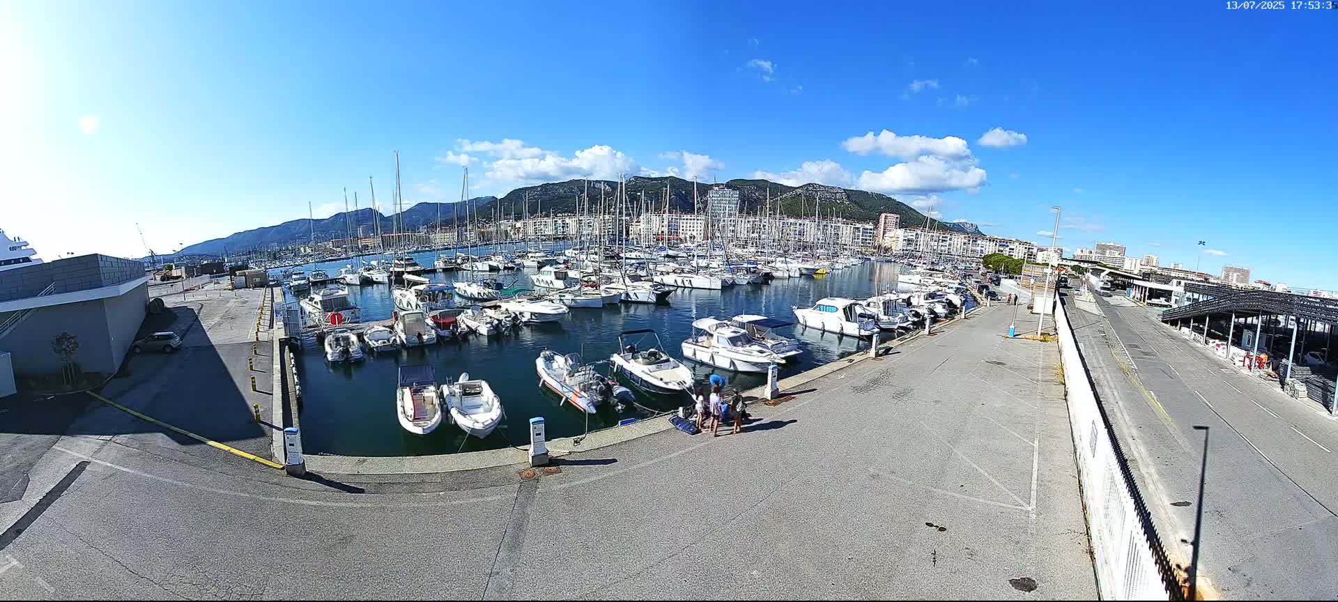 Toulon City & Port Vieille Darse Live Cam - Toulon, Var, Provence-Alpes-Côte d’Azur, France