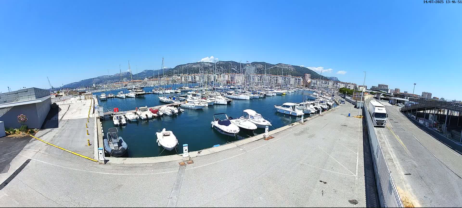 Toulon City & Port Vieille Darse Live Cam - Toulon, Var, Provence-Alpes-Côte d’Azur, France