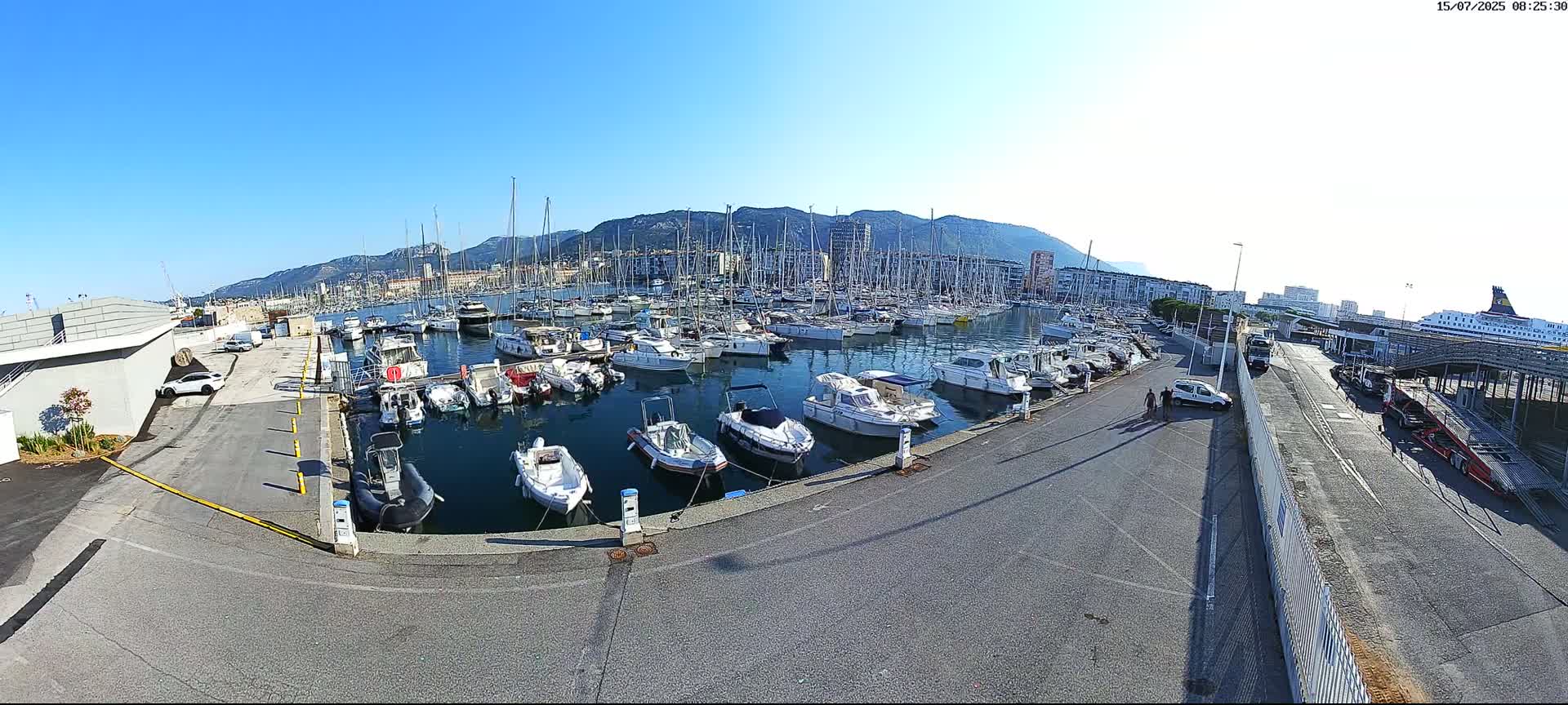 Toulon City & Port Vieille Darse Live Cam - Toulon, Var, Provence-Alpes-Côte d’Azur, France