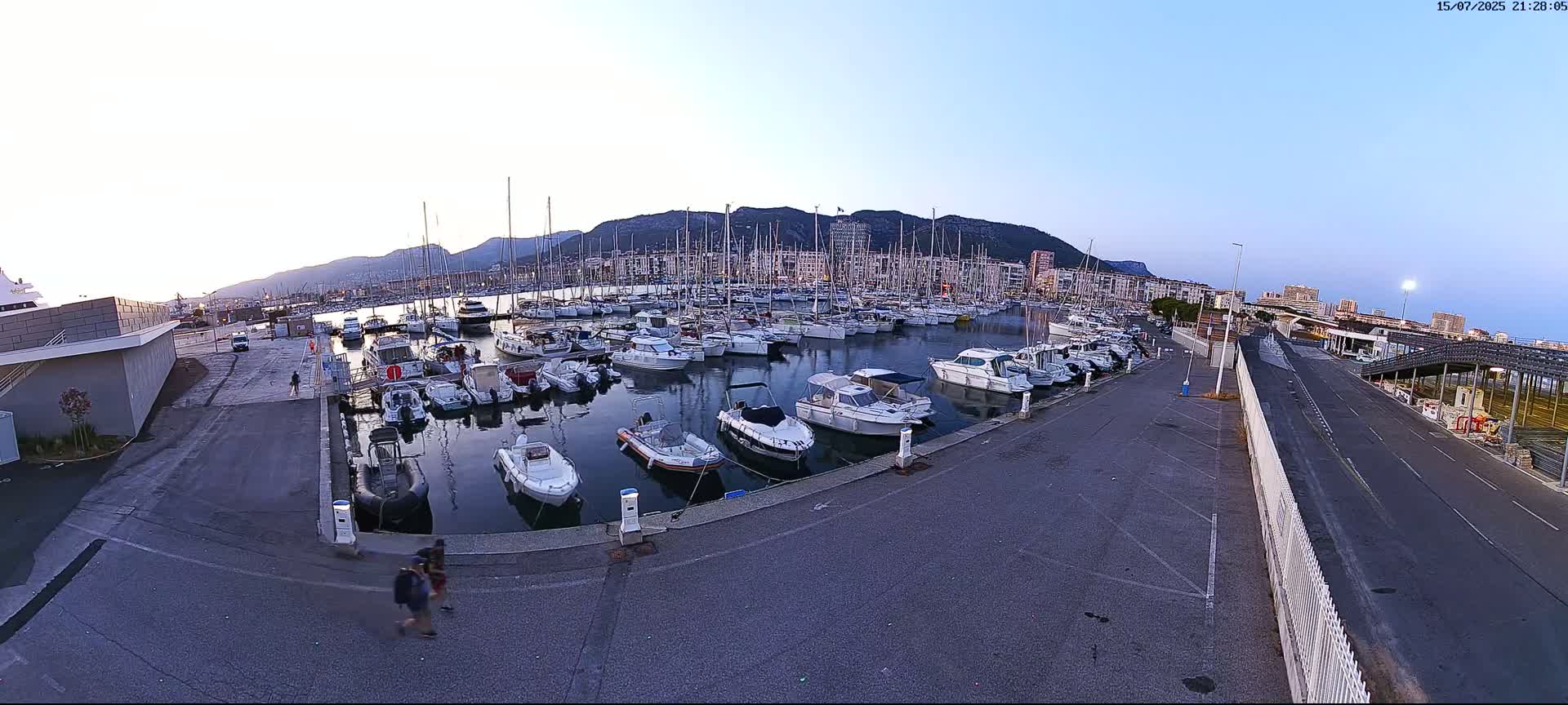 Toulon City & Port Vieille Darse Live Cam - Toulon, Var, Provence-Alpes-Côte d’Azur, France