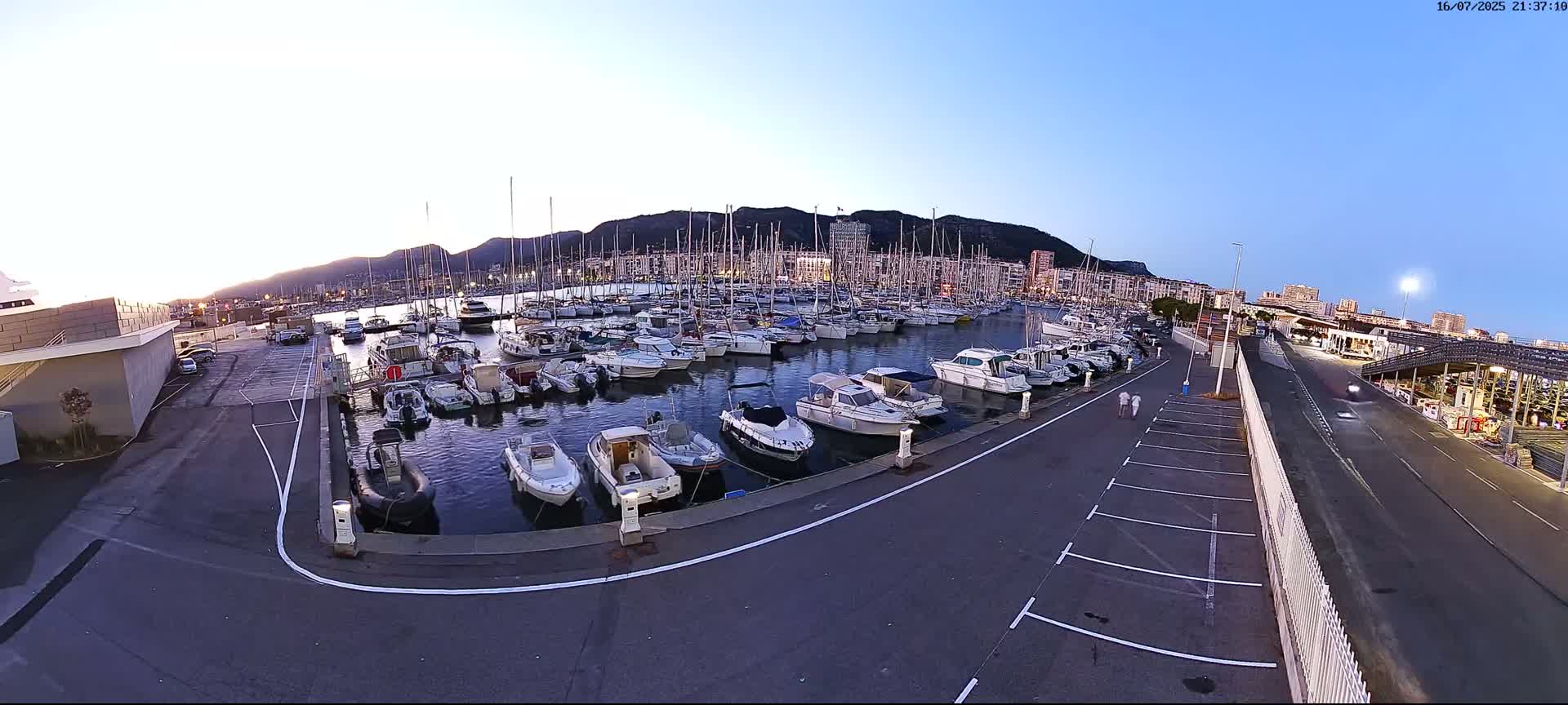 Toulon City & Port Vieille Darse Live Cam - Toulon, Var, Provence-Alpes-Côte d’Azur, France