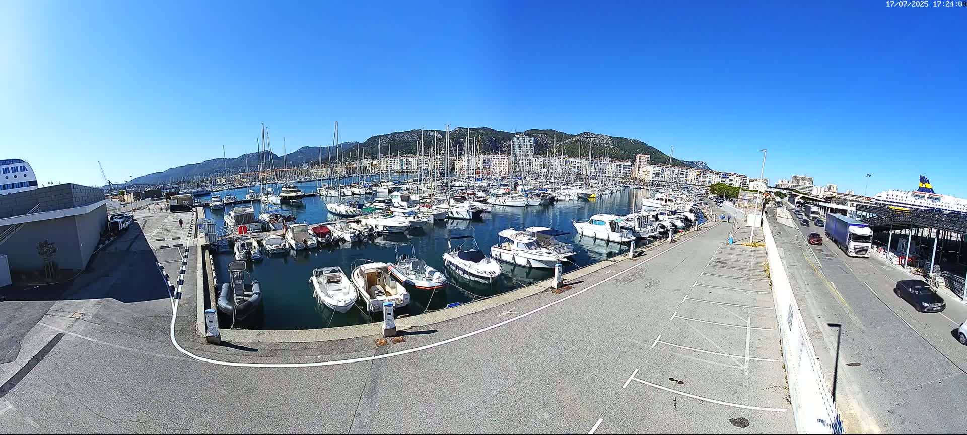 Toulon City & Port Vieille Darse Live Cam - Toulon, Var, Provence-Alpes-Côte d’Azur, France