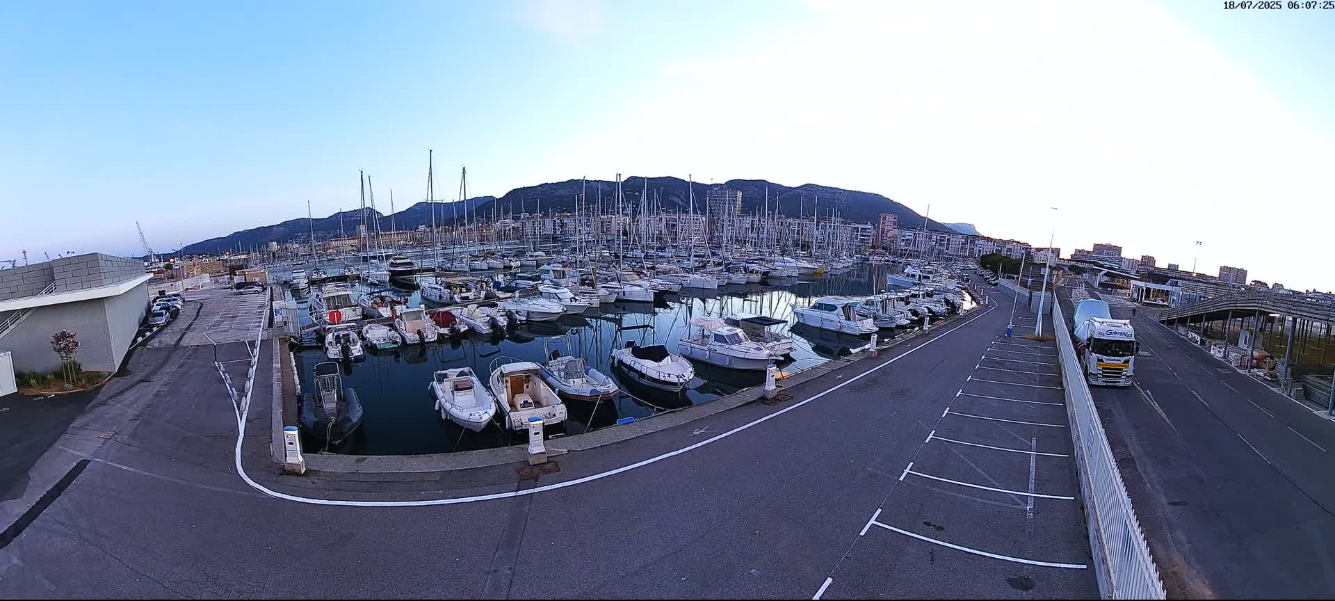 Toulon City & Port Vieille Darse Live Cam - Toulon, Var, Provence-Alpes-Côte d’Azur, France