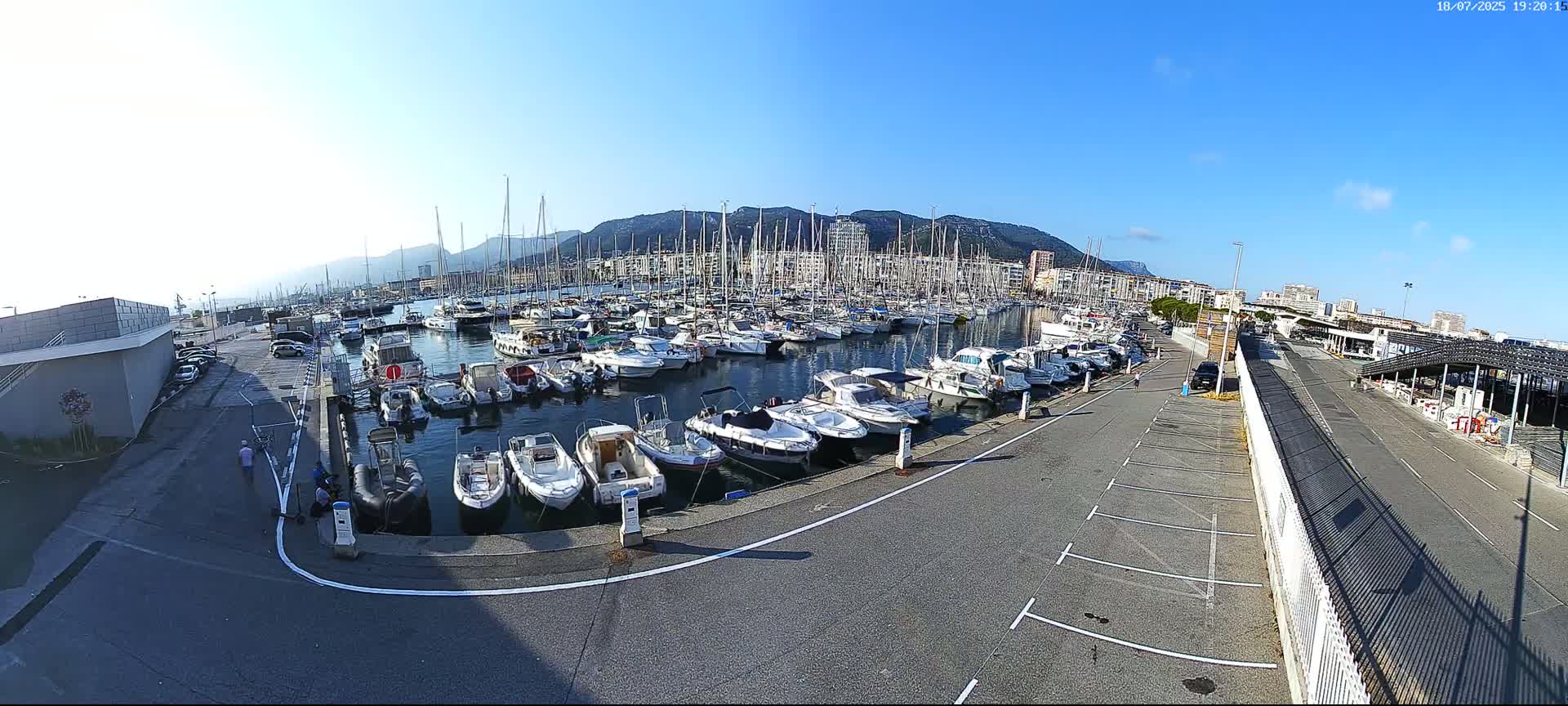 Toulon City & Port Vieille Darse Live Cam - Toulon, Var, Provence-Alpes-Côte d’Azur, France