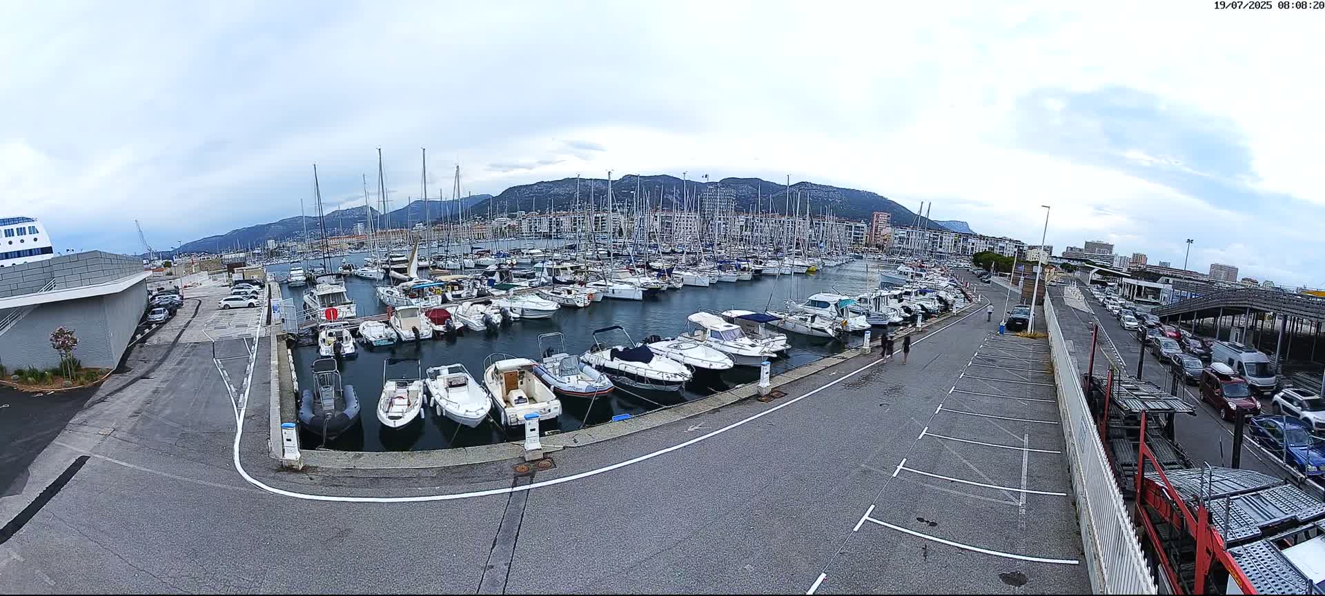 Toulon City & Port Vieille Darse Live Cam - Toulon, Var, Provence-Alpes-Côte d’Azur, France