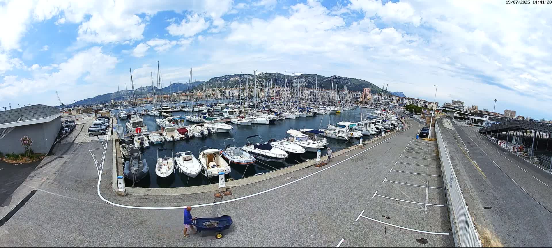 Toulon City & Port Vieille Darse Live Cam - Toulon, Var, Provence-Alpes-Côte d’Azur, France