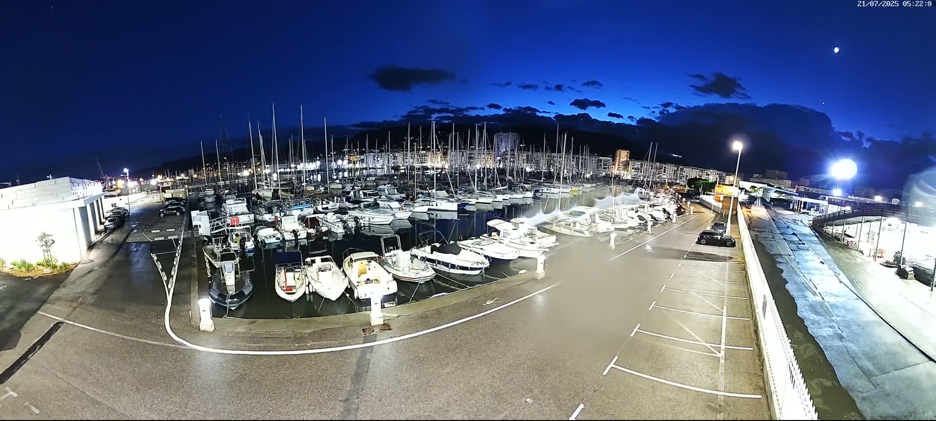 Toulon City & Port Vieille Darse Live Cam - Toulon, Var, Provence-Alpes-Côte d’Azur, France