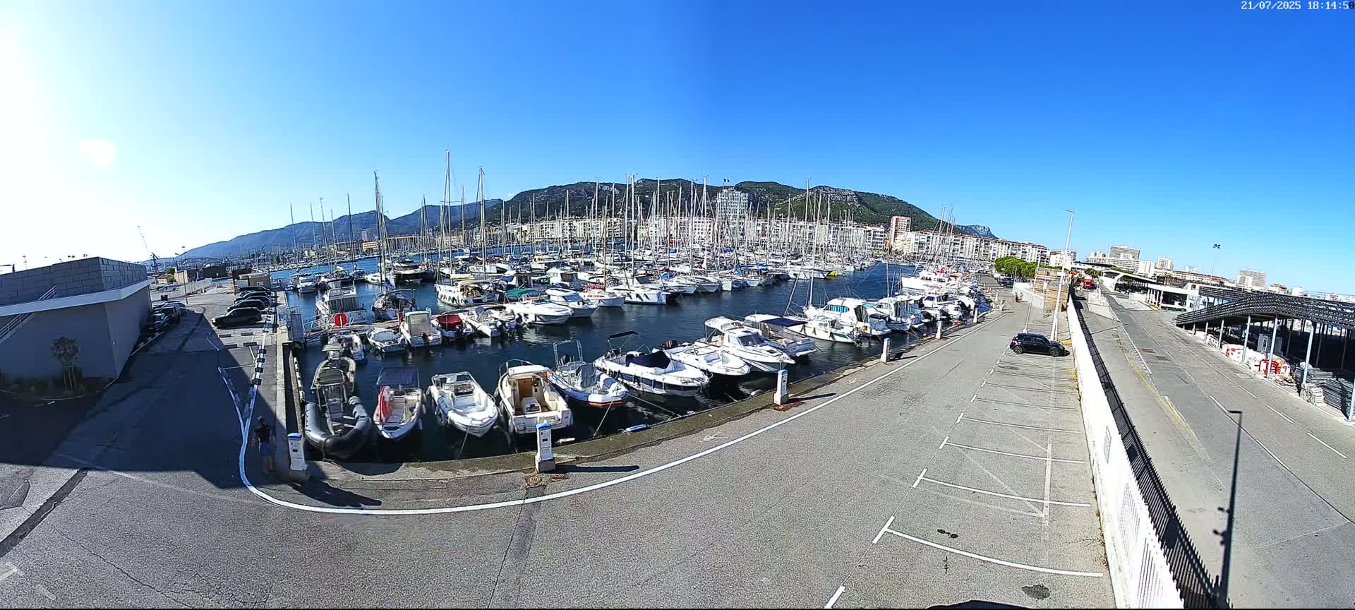 Toulon City & Port Vieille Darse Live Cam - Toulon, Var, Provence-Alpes-Côte d’Azur, France