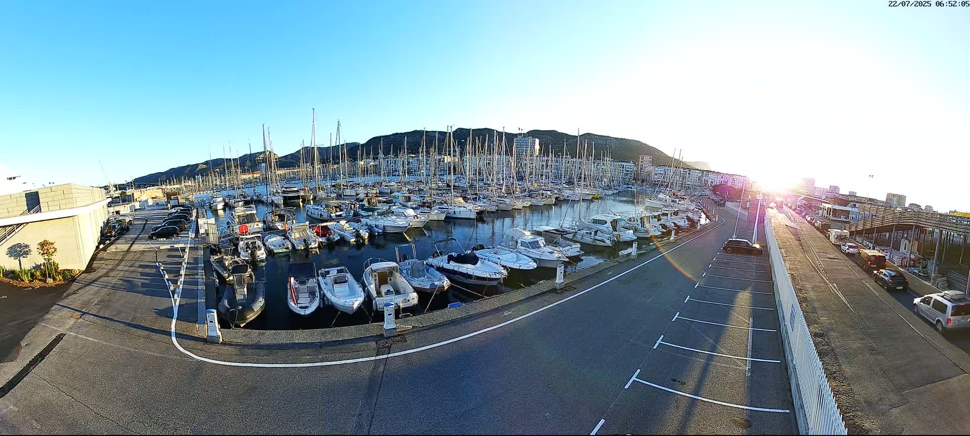 Toulon City & Port Vieille Darse Live Cam - Toulon, Var, Provence-Alpes-Côte d’Azur, France