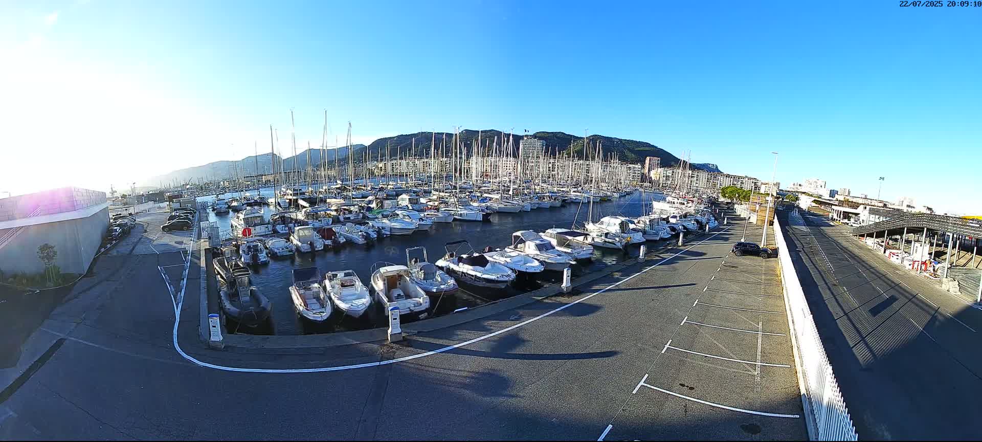 Toulon City & Port Vieille Darse Live Cam - Toulon, Var, Provence-Alpes-Côte d’Azur, France