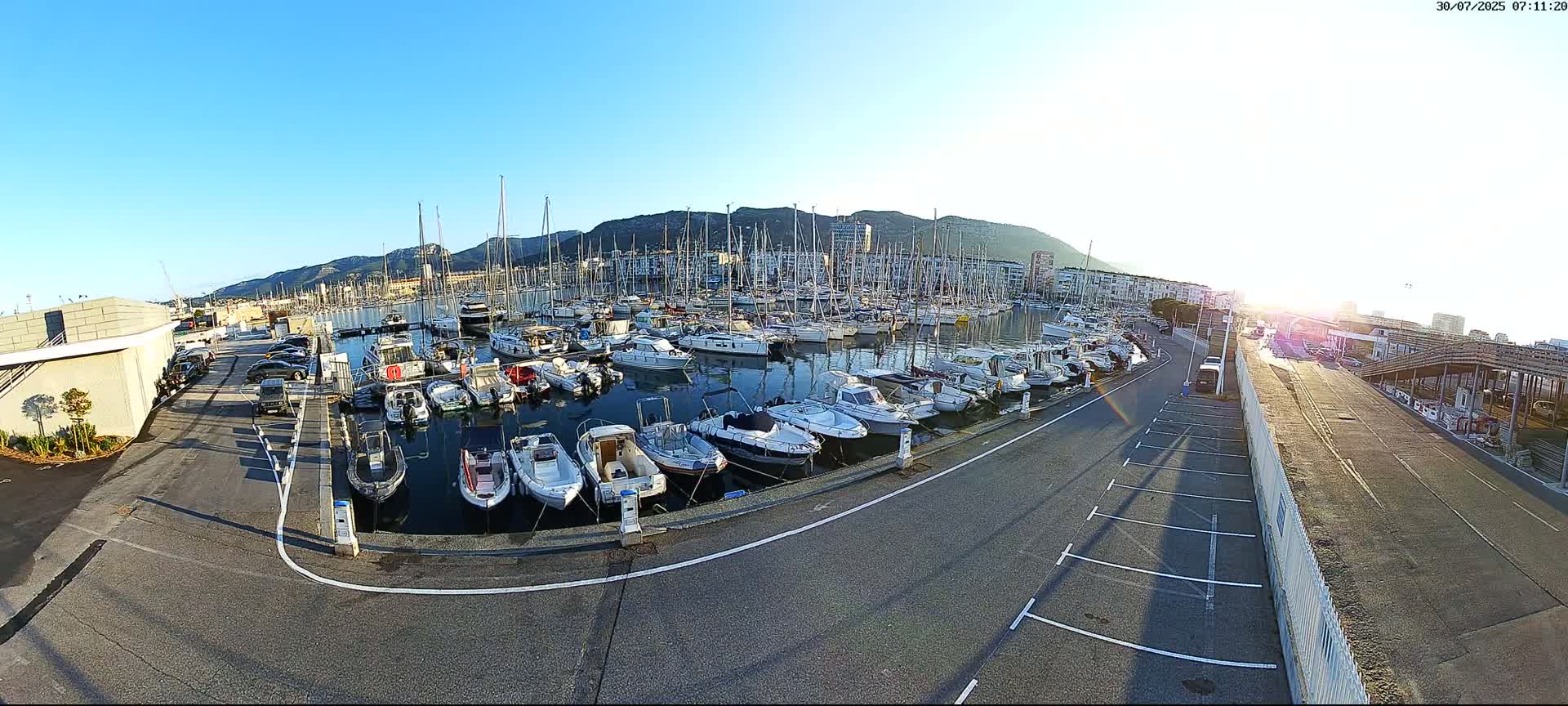 Toulon City & Port Vieille Darse Live Cam - Toulon, Var, Provence-Alpes-Côte d’Azur, France