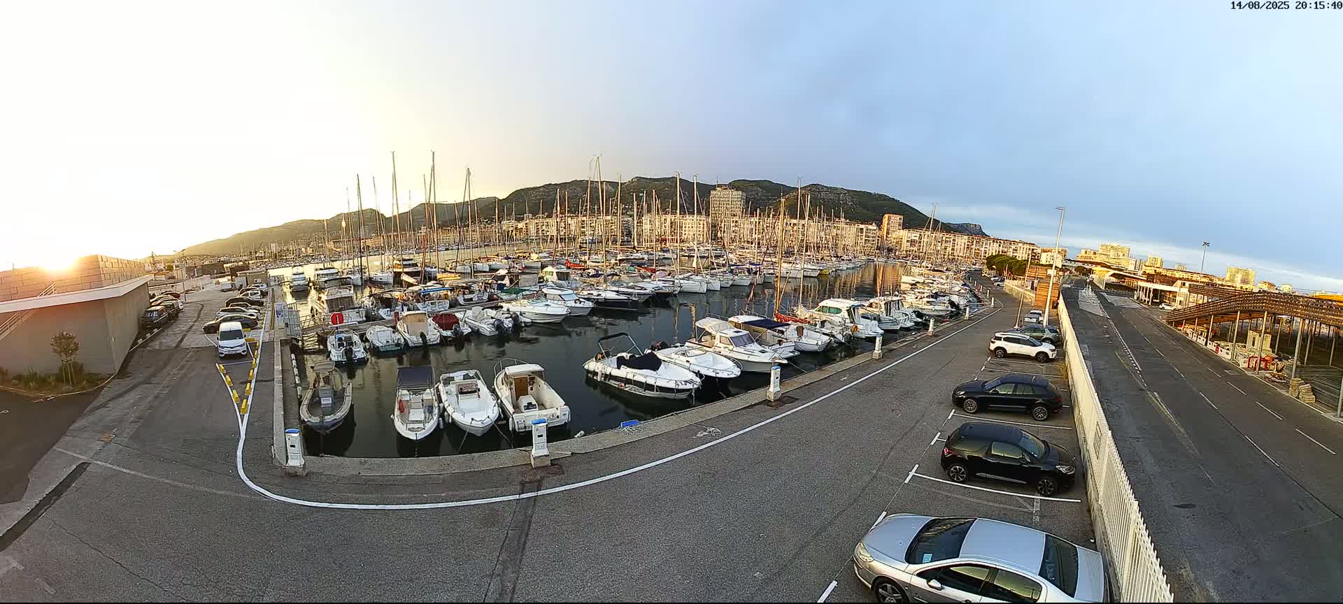 Toulon City & Port Vieille Darse Live Cam - Toulon, Var, Provence-Alpes-Côte d’Azur, France