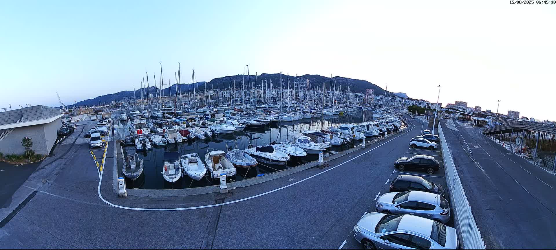 Toulon City & Port Vieille Darse Live Cam - Toulon, Var, Provence-Alpes-Côte d’Azur, France