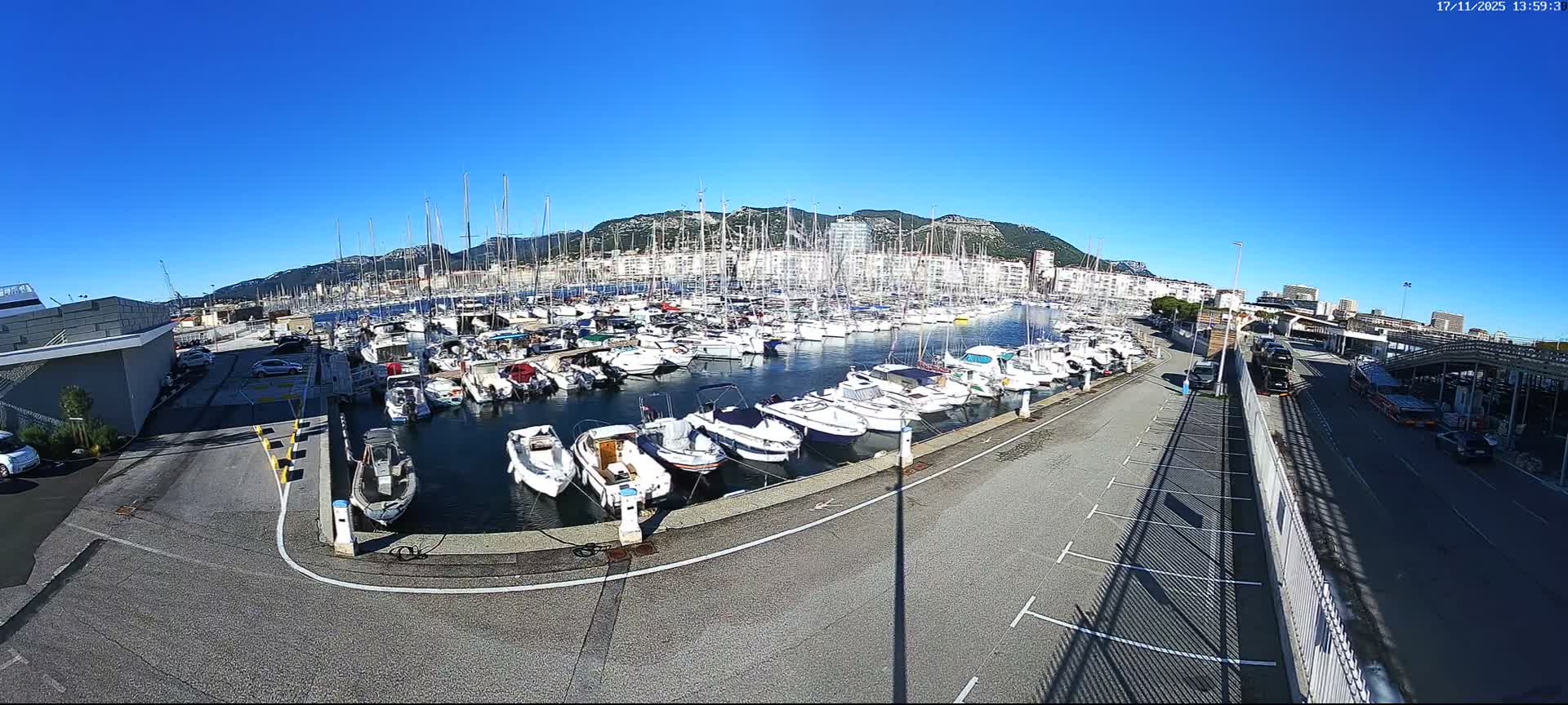 Toulon City & Port Vieille Darse Live Cam - Toulon, Var, Provence-Alpes-Côte d’Azur, France