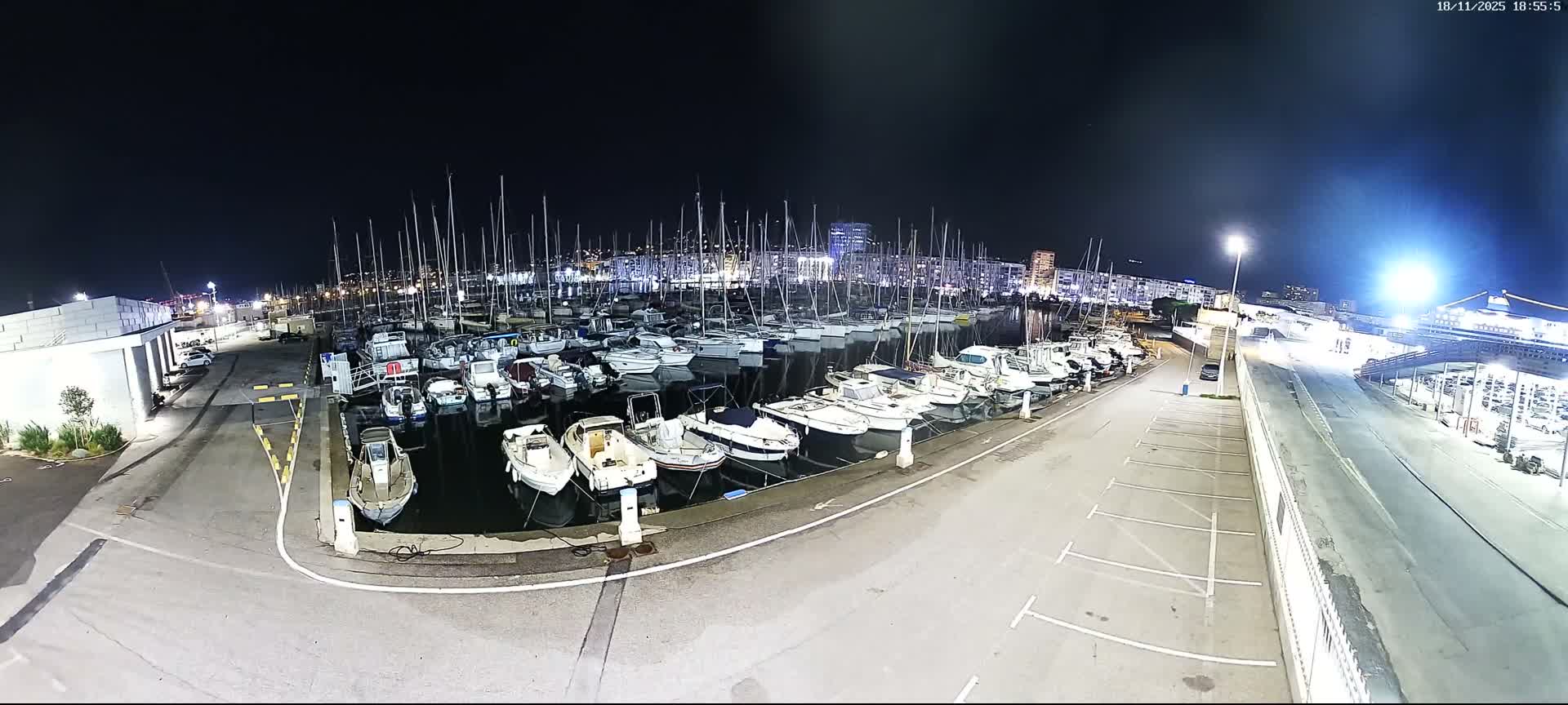 Toulon City & Port Vieille Darse Live Cam - Toulon, Var, Provence-Alpes-Côte d’Azur, France