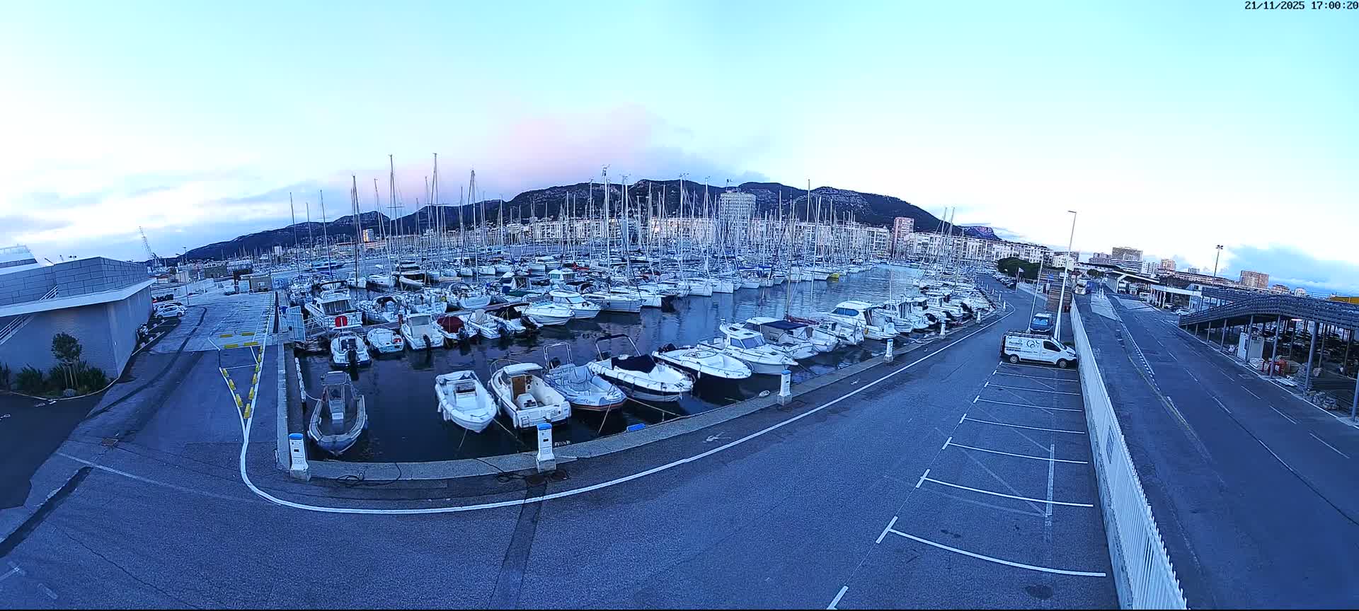 Toulon City & Port Vieille Darse Live Cam - Toulon, Var, Provence-Alpes-Côte d’Azur, France