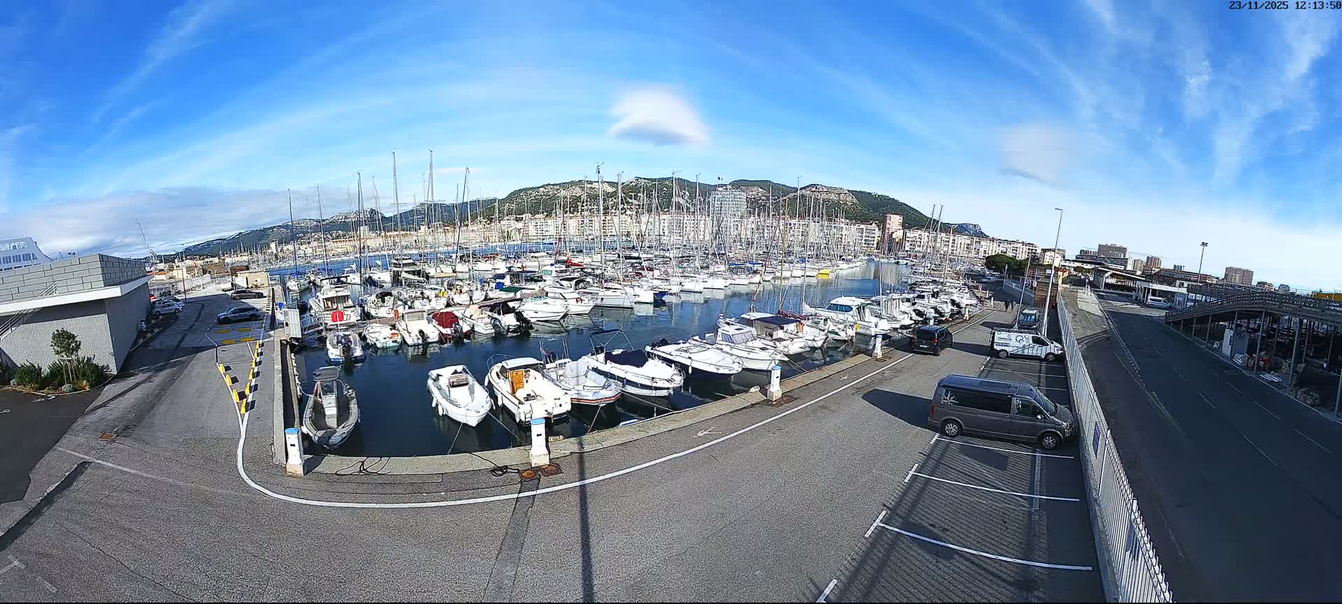 Toulon City & Port Vieille Darse Live Cam - Toulon, Var, Provence-Alpes-Côte d’Azur, France
