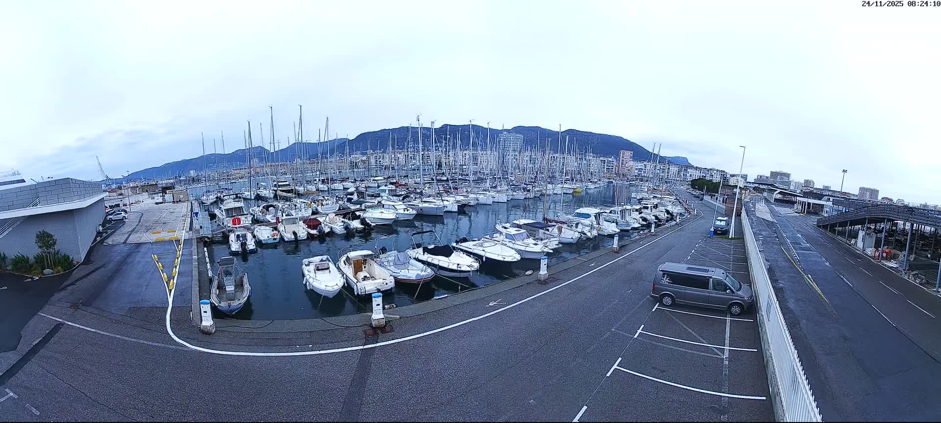 Toulon City & Port Vieille Darse Live Cam - Toulon, Var, Provence-Alpes-Côte d’Azur, France
